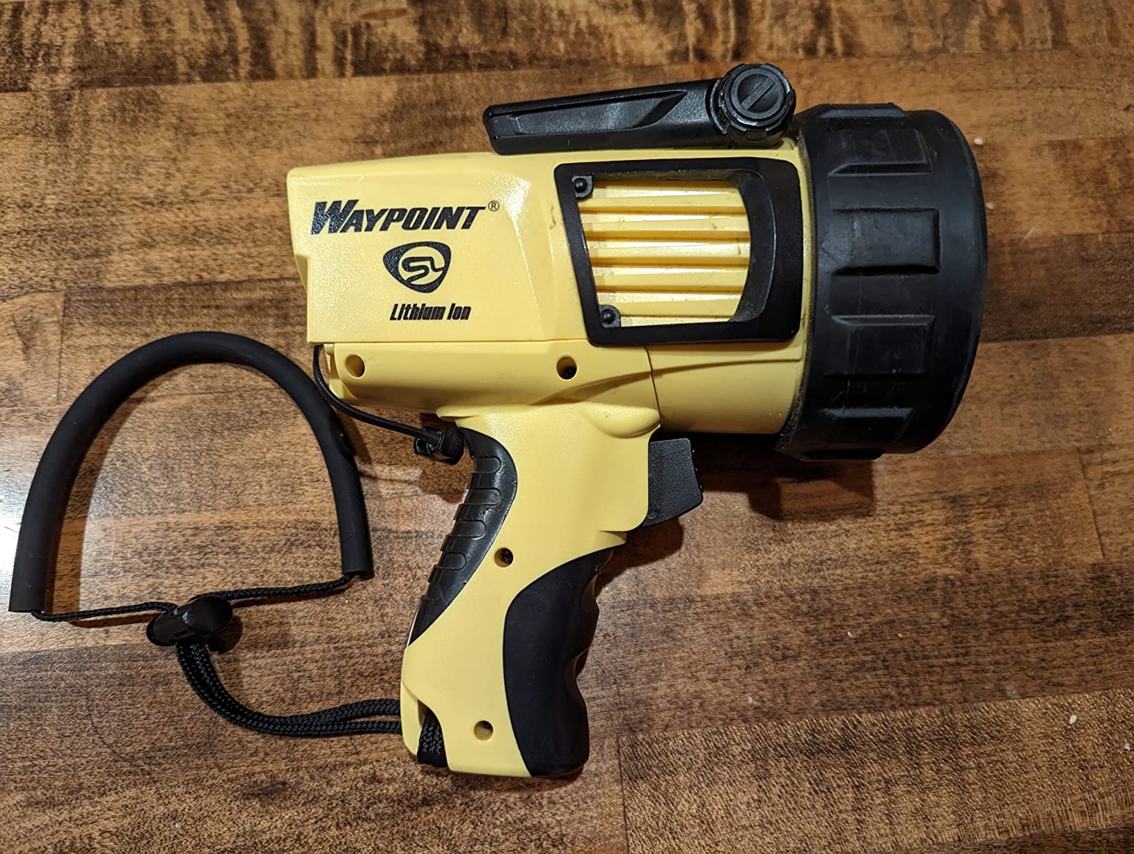 Streamlight 44911 WayPoint 400 Rechargeable 1400-Lumen Long Range Pistol-Grip Spotlight with 120V AC Charger and Polymer Holder/Mount, Black - Customer Photo 2