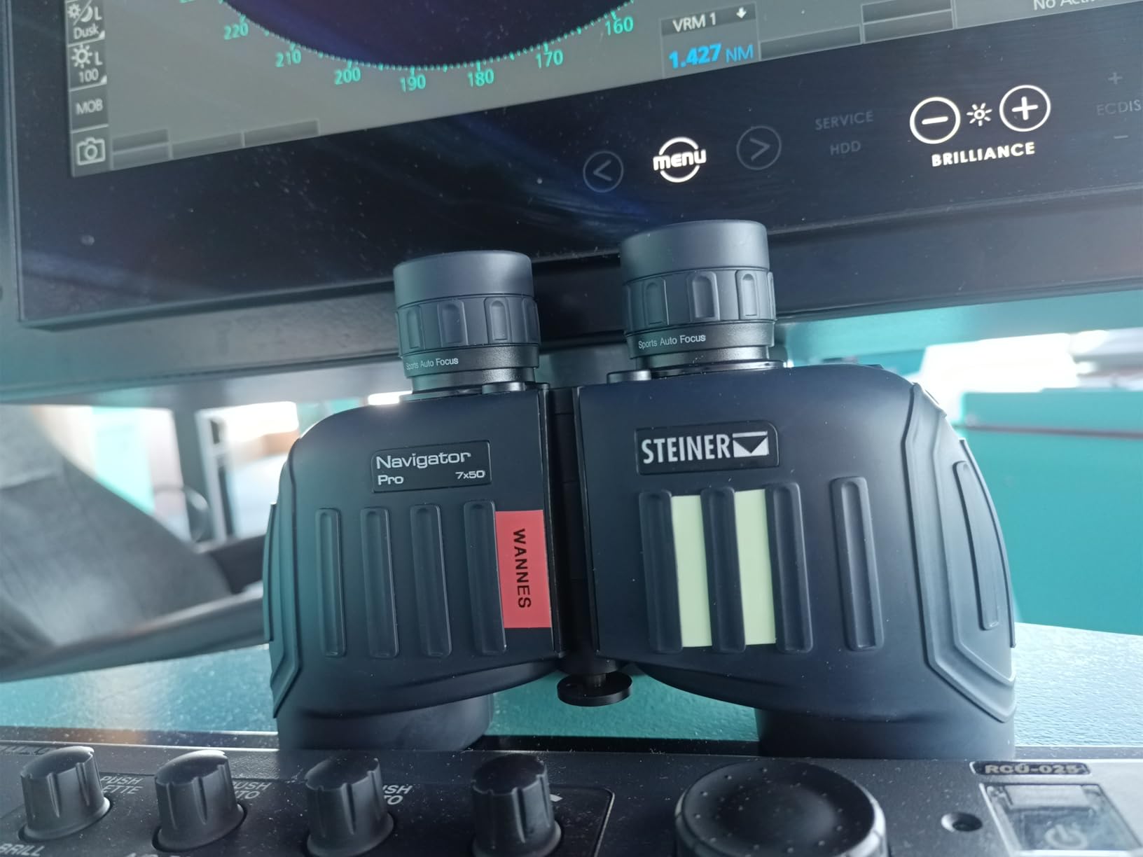 Steiner Navigator Pro 7x50 Binoculars - Magnification 7X - High Contrast Optics - Floating Prism System - Sports-Auto Focus - Delivers Excellent Image Clarity, Navy Blue (7655) - Customer Photo 2