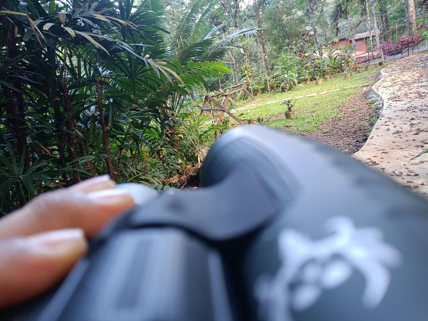 Bushnell Binocular Bundle: Trophy XLT 10x42 Binoculars (Bone Collector Edition) + Deluxe Binocular Harness Customer Review Bushnell Binocular Bundle: Trophy XLT 10x42 Binoculars (Bone Collector Edition) + Deluxe Binocular Harness - Customer Photo 1