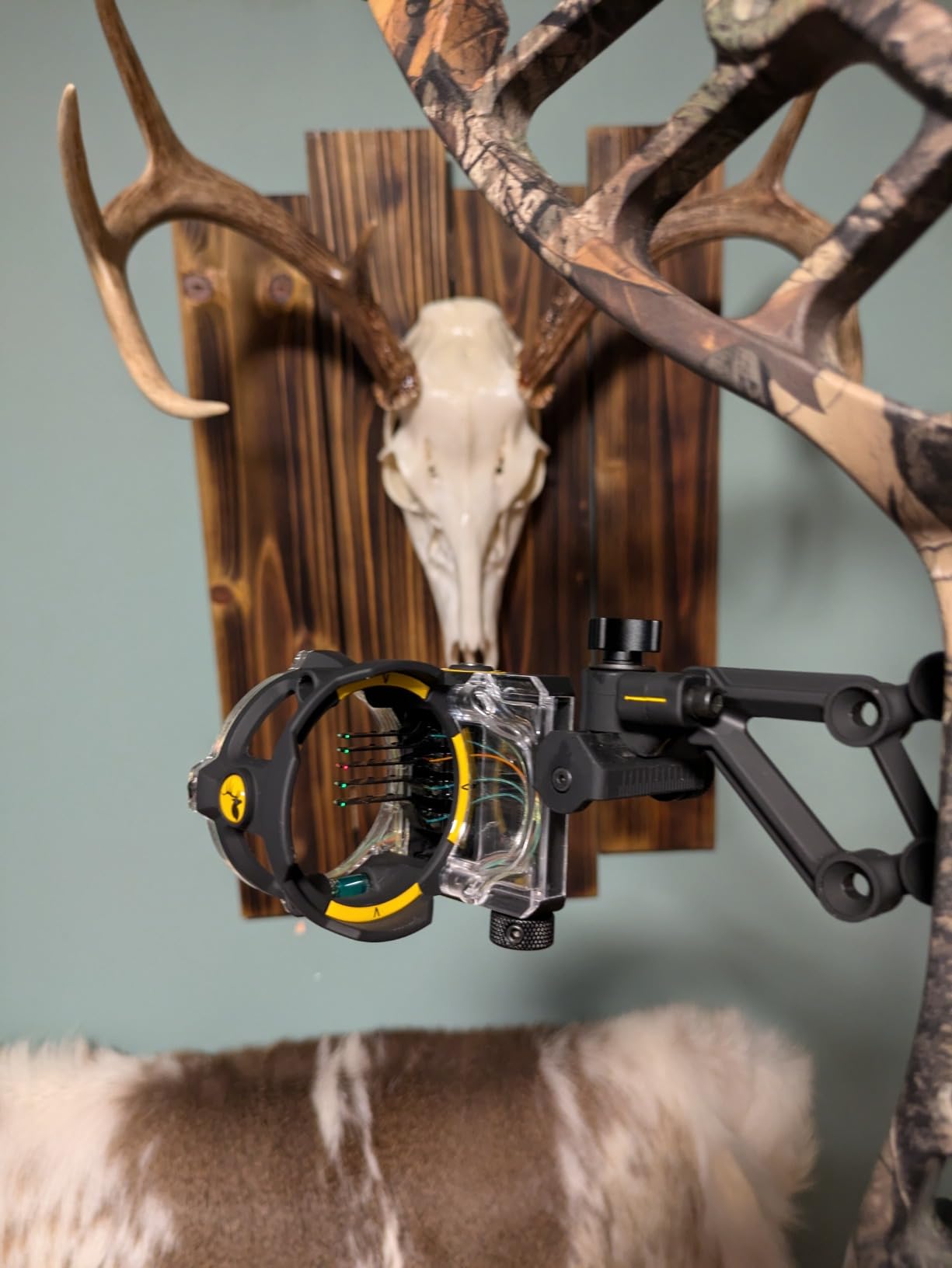 Trophy Ridge React H5 Bow Sight - 5 Pin Sight, Tool Less Windage and Elevation Adustability, 2nd Axis Leveling, Adjustable Click Light - Customer Photo 2