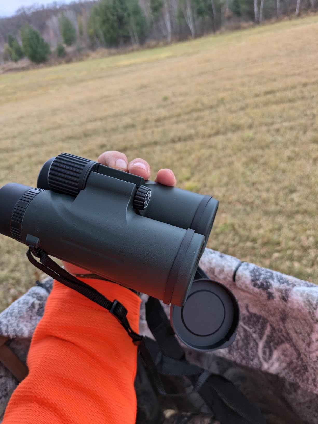 Hontry 8x42 Binoculars with IPX6 Waterproof Protection for Bird Watching, Hunting, Cruise Ship, Travel and Safari Customer Review Hontry 8x42 Binoculars with IPX6 Waterproof Protection for Bird Watching, Hunting, Cruise Ship, Travel and Safari - Customer Photo 1