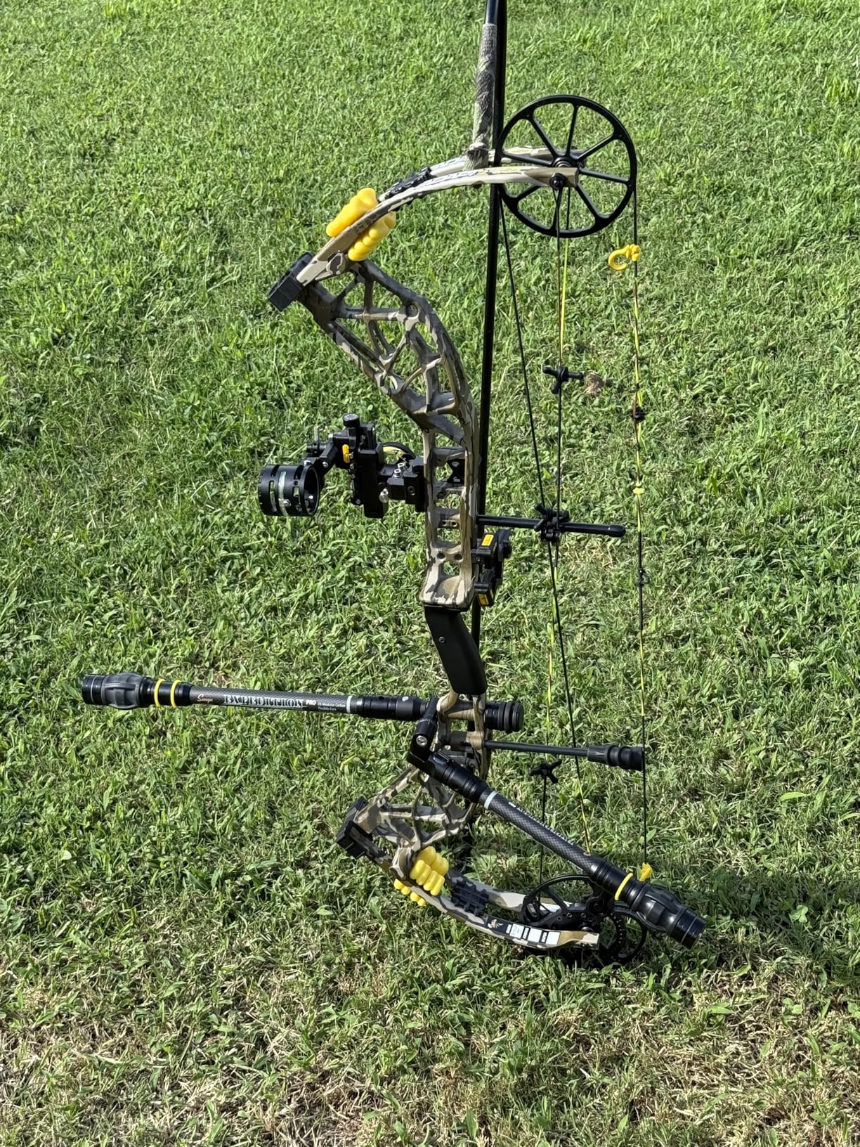 SUNYA Archery Bow Stabilizer for Compound Bow, Carbon Fiber Body Flexible Core, Damping System and Weights Kit, 8