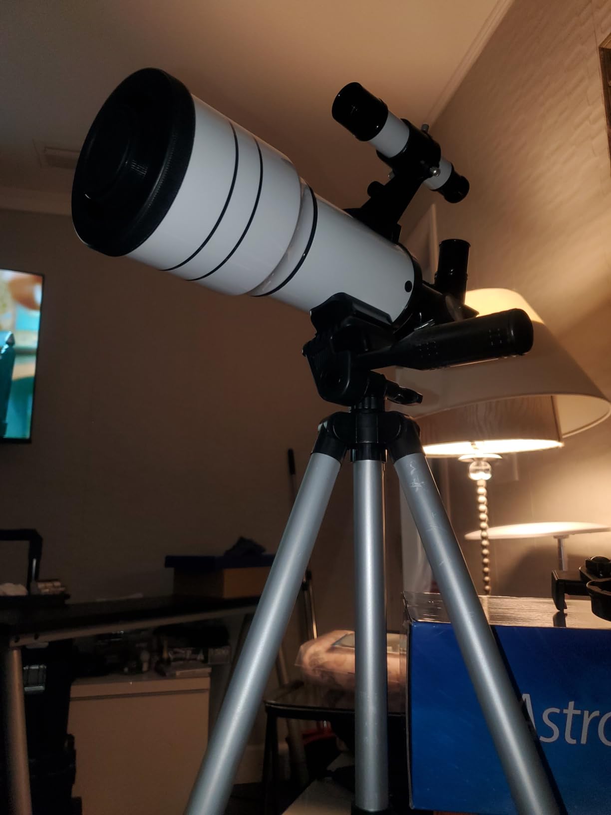 ToyerBee Telescope for Adults and Kids, 70mm Aperture Refractor Telescope for Astronomy Beginners, 15X-150X Magnification, 300mm Portable Telescope with Phone Adapter and Wireless Remote - Customer Photo 1