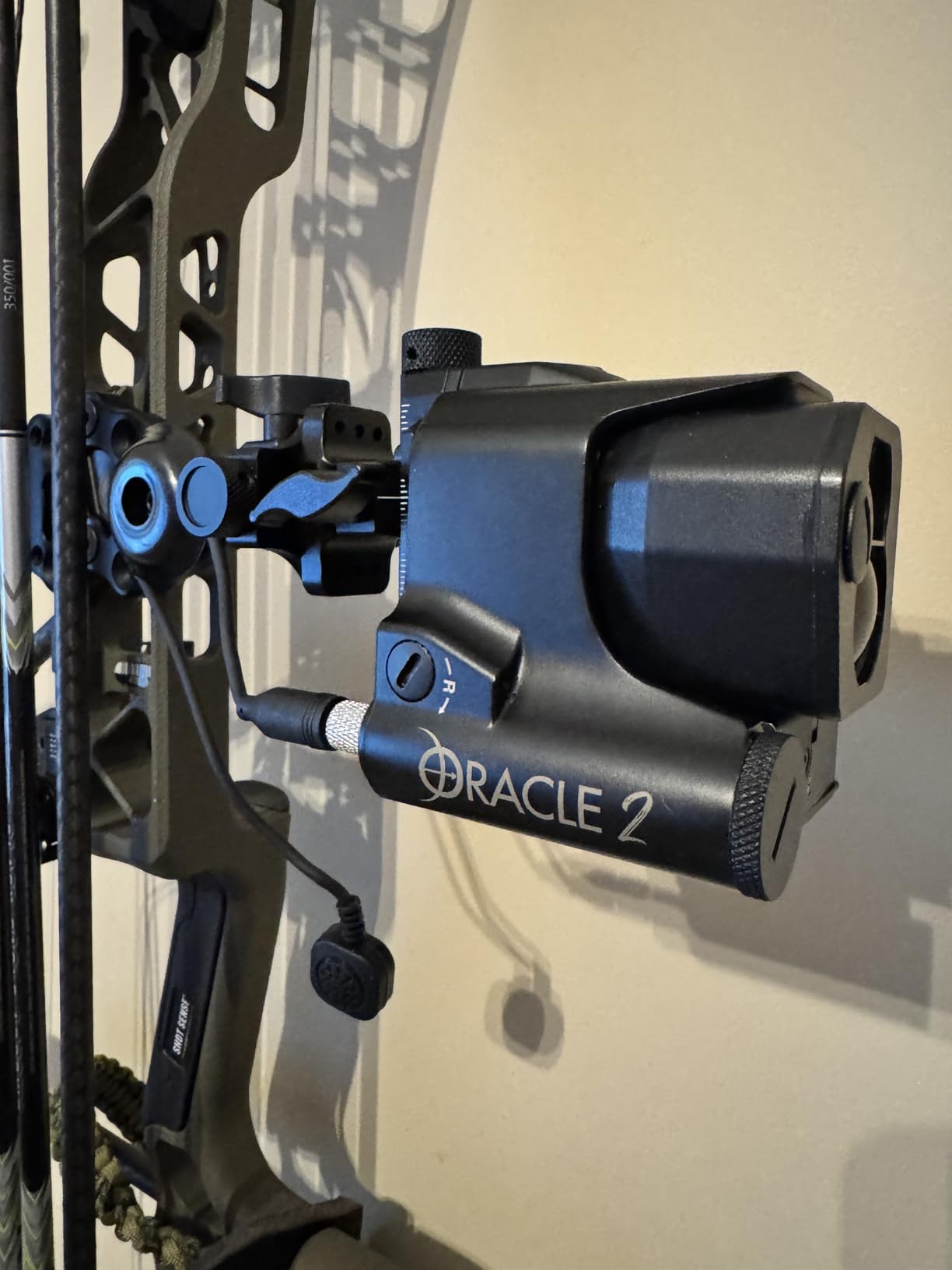 Burris Optics Oracle 2 Rangefinding Bow Sight, Built in Range Finder Measures Exact Distance, Calculates Perfect Aim/Drop Point, Adaptable Right or Left Handed Mount Customer Review Burris Optics Oracle 2 Rangefinding Bow Sight, Built in Range Finder Measures Exact Distance, Calculates Perfect Aim/Drop Point, Adaptable Right or Left Handed Mount - Customer Photo 1
