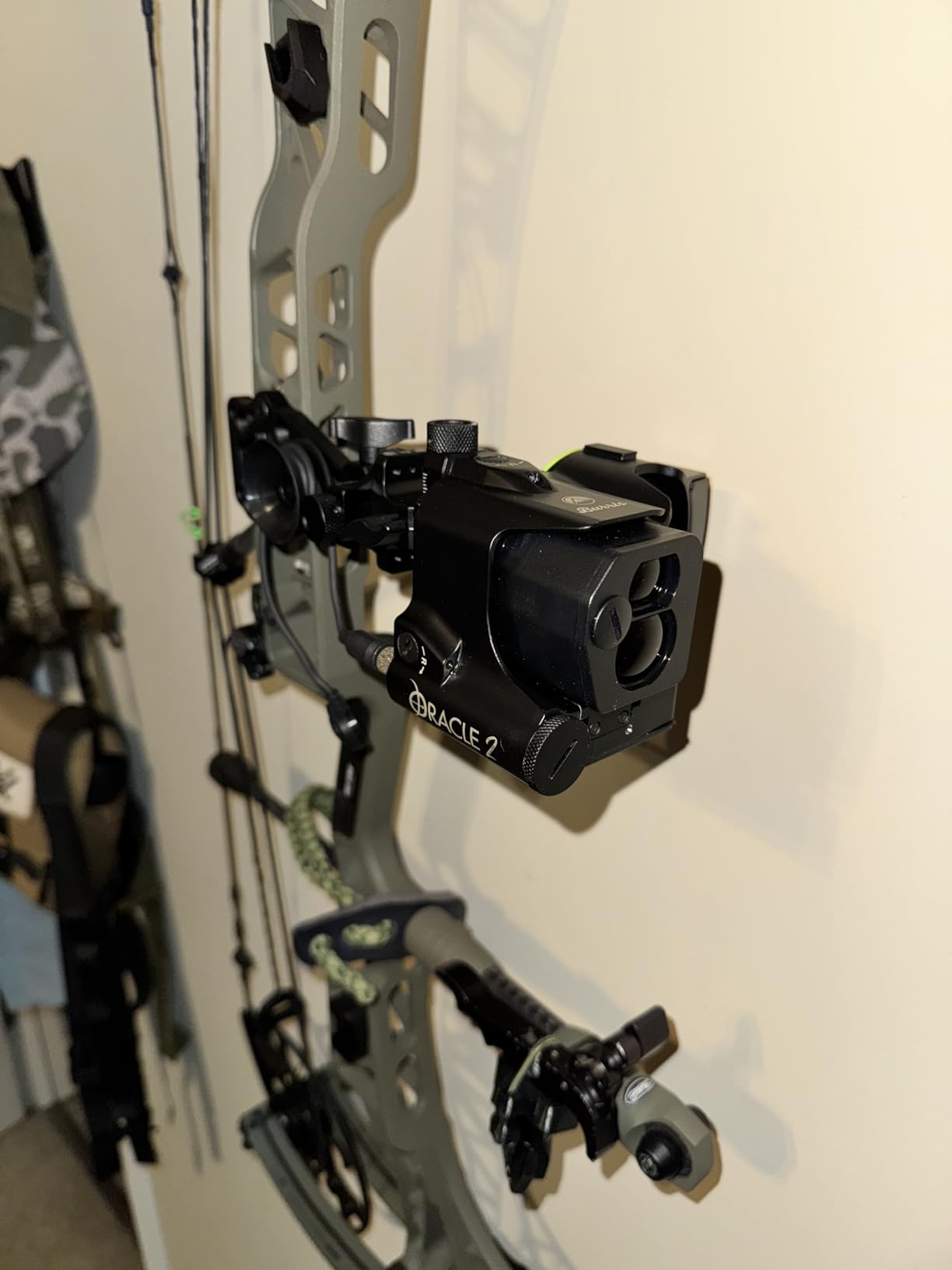 Burris Optics Oracle 2 Rangefinding Bow Sight, Built in Range Finder Measures Exact Distance, Calculates Perfect Aim/Drop Point, Adaptable Right or Left Handed Mount Customer Review Burris Optics Oracle 2 Rangefinding Bow Sight, Built in Range Finder Measures Exact Distance, Calculates Perfect Aim/Drop Point, Adaptable Right or Left Handed Mount - Customer Photo 2