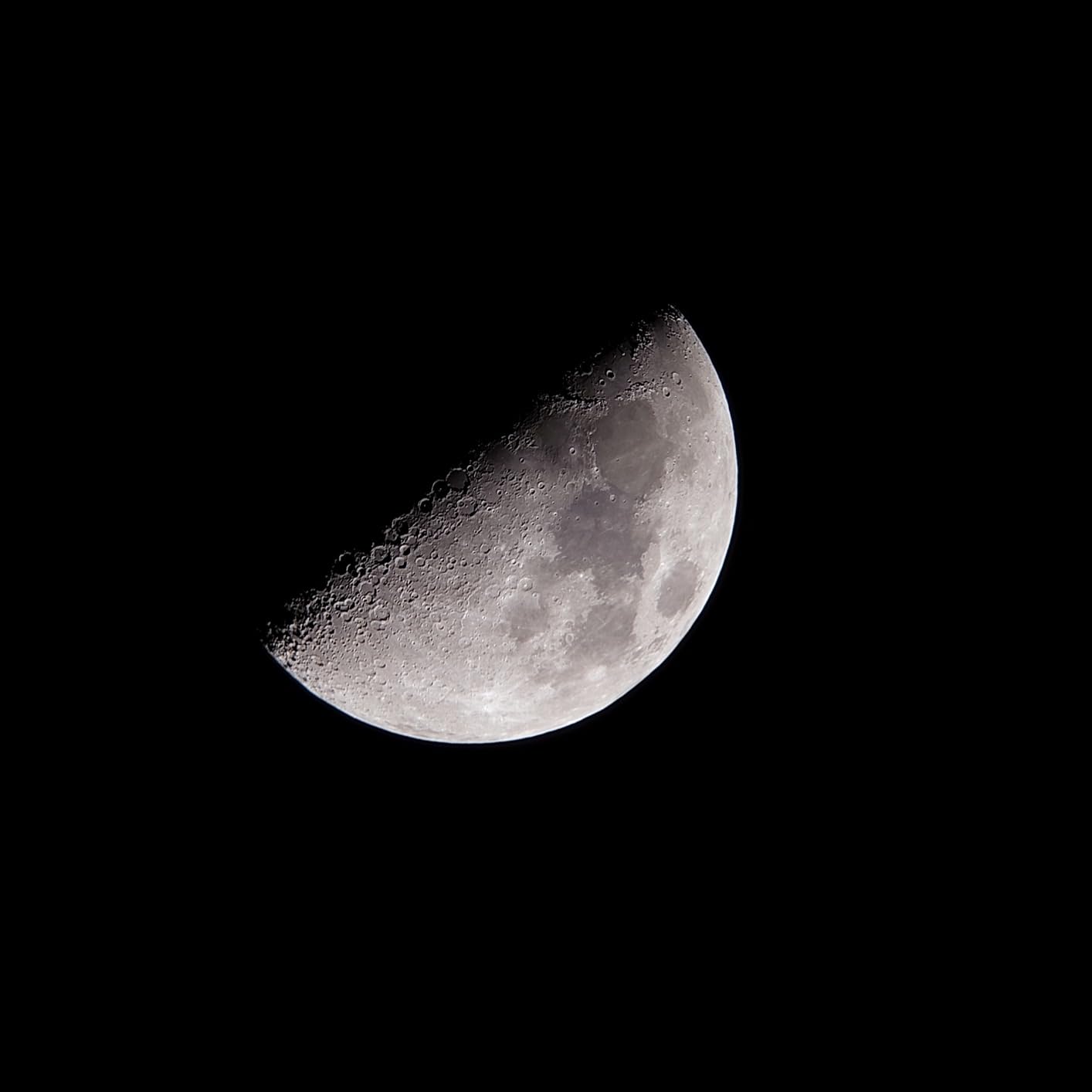 Celestron StarSense Explorer 8-inch App-Enabled Telescope - 203mm Dobsonian with Smartphone Dock & StarSense App customer photo 1