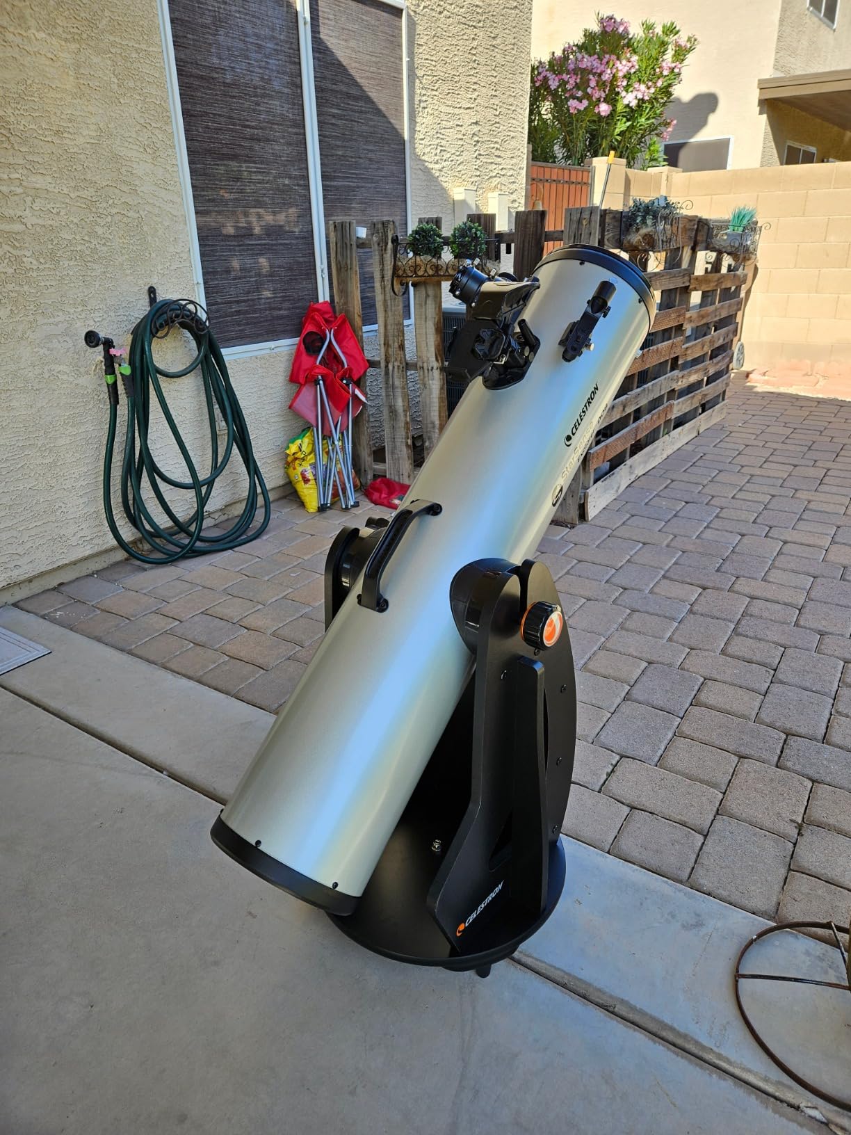 Celestron StarSense Explorer 8-inch App-Enabled Telescope - 203mm Dobsonian with Smartphone Dock & StarSense App customer photo 2