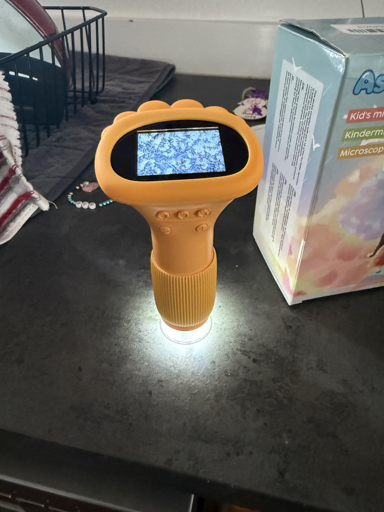 Kids Microscope - Ashfly 1000X Portable Microscope for Kids, Photo & Video Miniscope Pocket Microscope Gifts, 2'' Digital Screen | Ideal for Boys Girls Age 3-12 Customer Review Kids Microscope - Ashfly 1000X Portable Microscope for Kids, Photo & Video Miniscope Pocket Microscope Gifts, 2'' Digital Screen | Ideal for Boys Girls Age 3-12 - Customer Photo 2