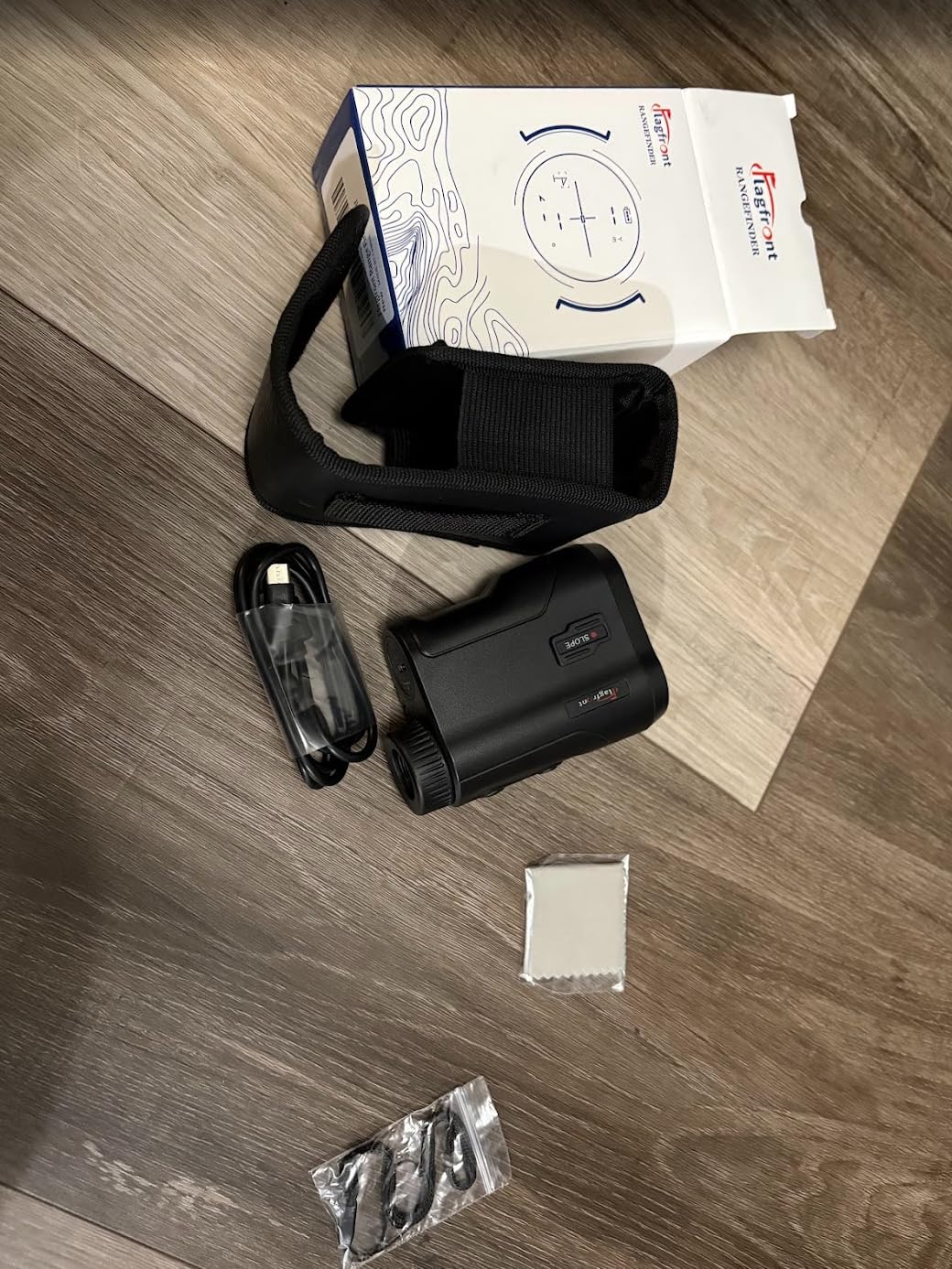 Golf Rangefinder with Slope, 1000 Yards Range Finder Golf, 6X Magnification, Flag Locking Vibration, Rechargeable Laser Range Finder customer photo 2