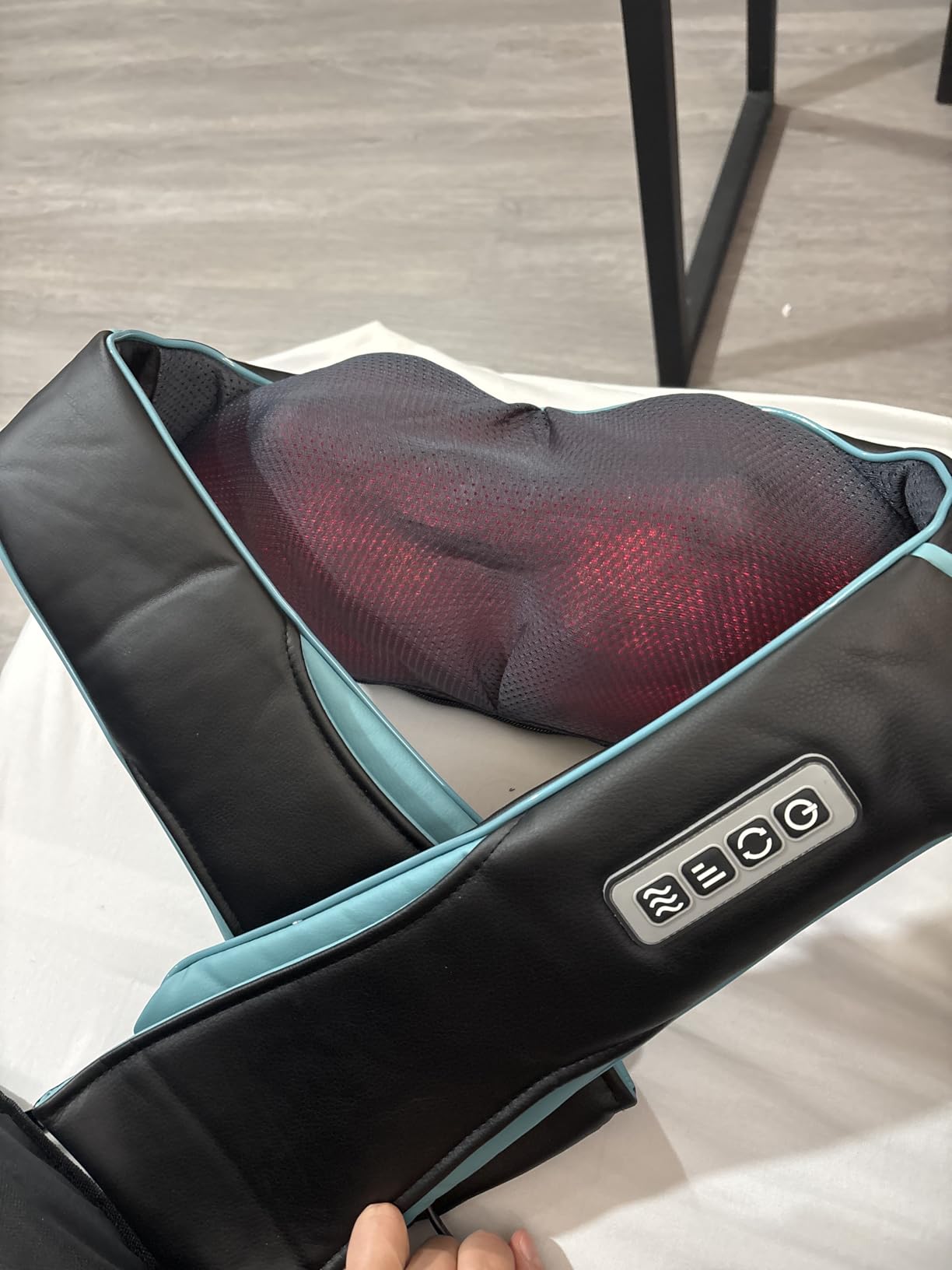 MagicMakers Shiatsu Neck Massager with Heat for Pain Relief Deep Tissue customer photo 2