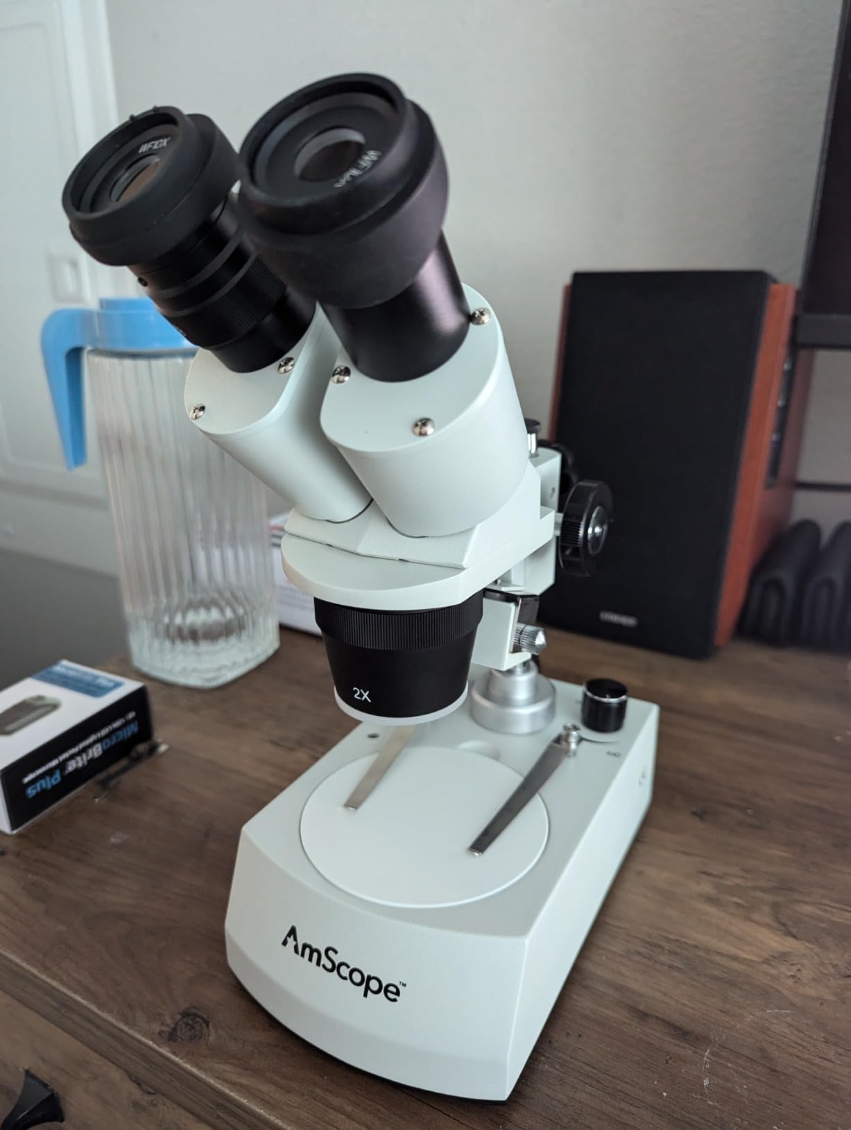 AmScope SE306R-P-LED Cordless LED Two Lights Stereo Microscope, 20X-40X Magnification Range, Cordless Battery Powered, Built-In LED Illumination customer photo 1