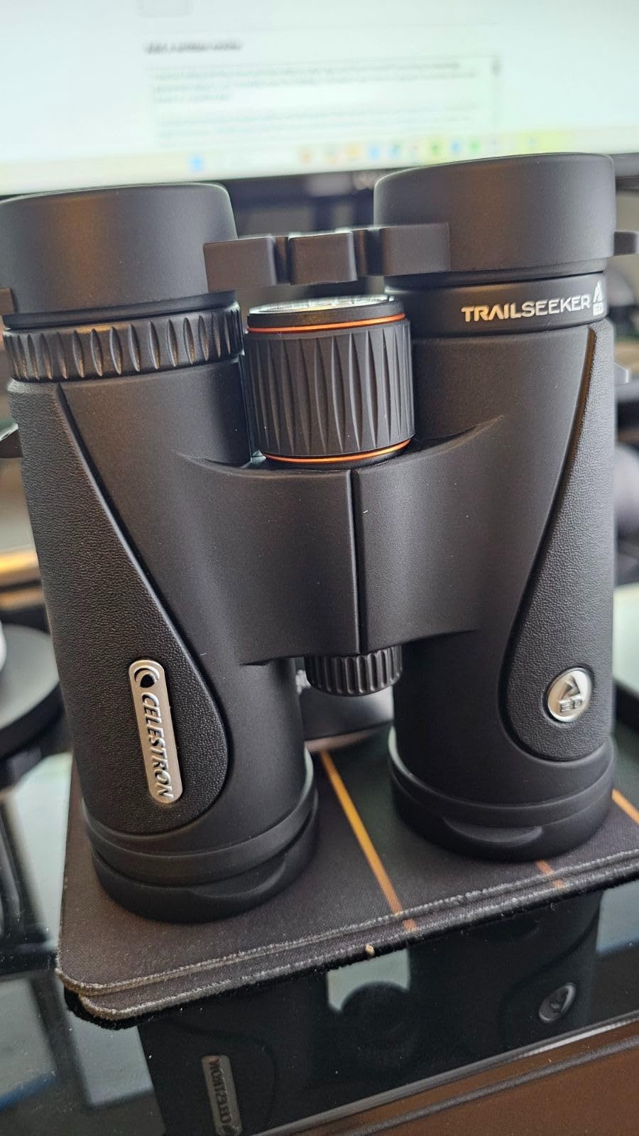 Celestron TrailSeeker ED 8x42 Binoculars for Birding & Nature | ED Glass for Sharp Detail, Phase & Dielectric-Coated BaK-4 Prisms, Fully Broadband Multi-Coated, Magnesium Alloy Body customer photo 1