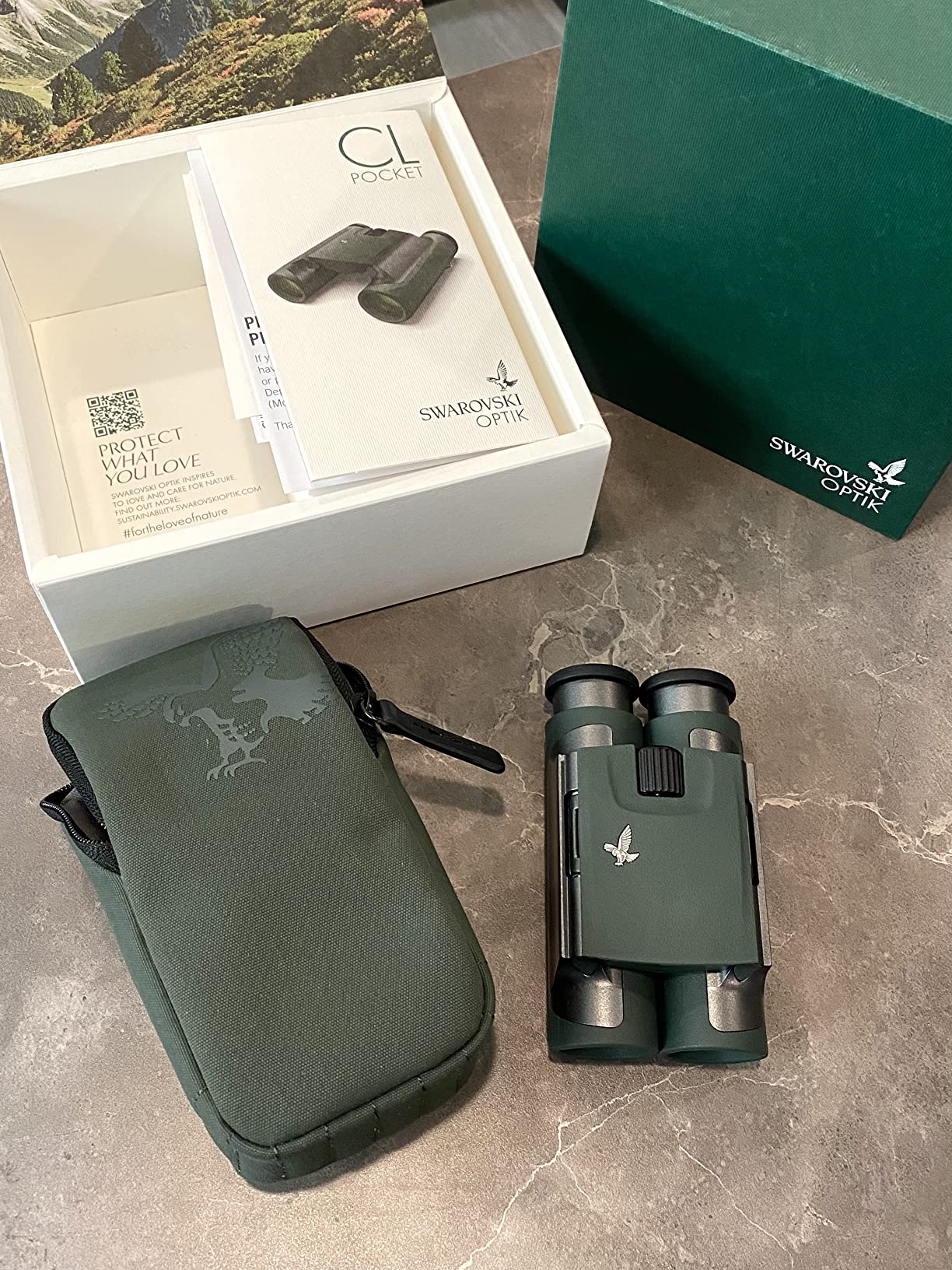 Swarovski 8x25 CL Pocket Binoculars (Green) | Large Field of View, Twist-in Eyecups, Nature Field Bag, Easy to Use and Incredibly Rugged customer photo 1