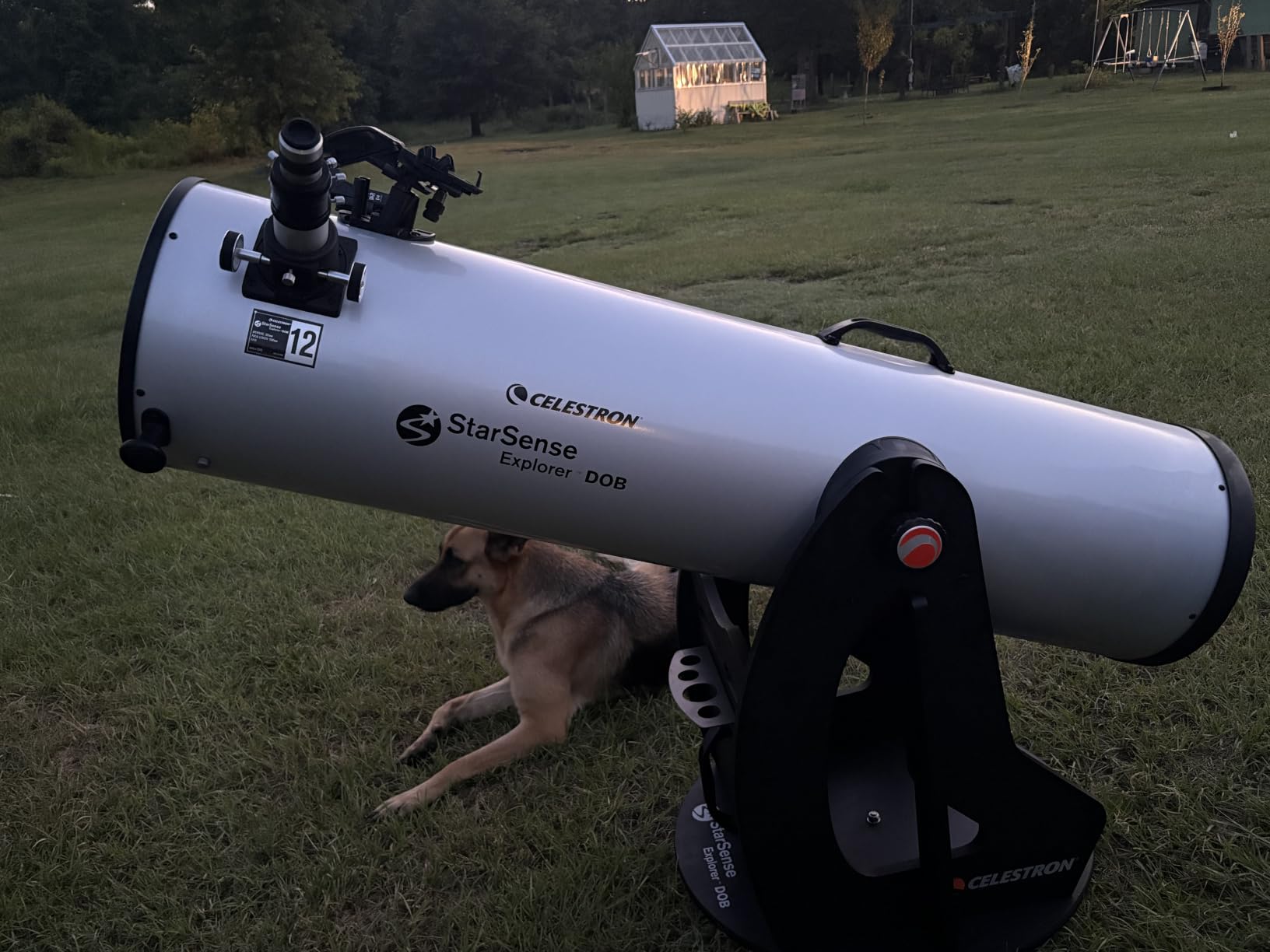 Celestron StarSense Explorer 10-inch App-Enabled Telescope - 254mm Dobsonian with Smartphone Dock & StarSense App - iPhone & Android Compatible - Easy-to-Use for Beginners | 1200mm F/4.7 Newtonian Dobsonian, Starsense Smartphone Dock and App, 25mm Plössl, 2 Crayford Focuser customer photo 1