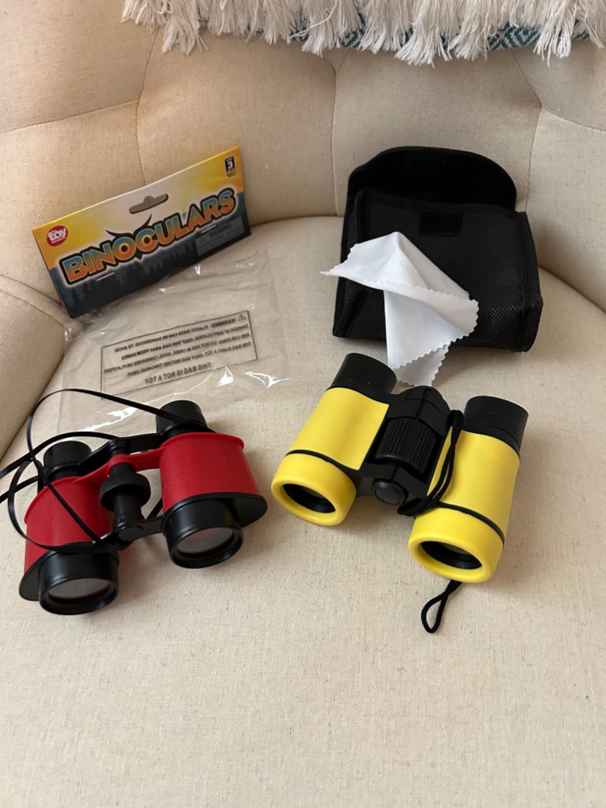 Yunsailing 9 Pack Kids Binoculars,Colorful Shockproof Binoculars for Ages 3-12 with Bag for Outdoor Bird Watching Camping Safari Classroom Party Favors Educational Learning Gifts customer photo 1