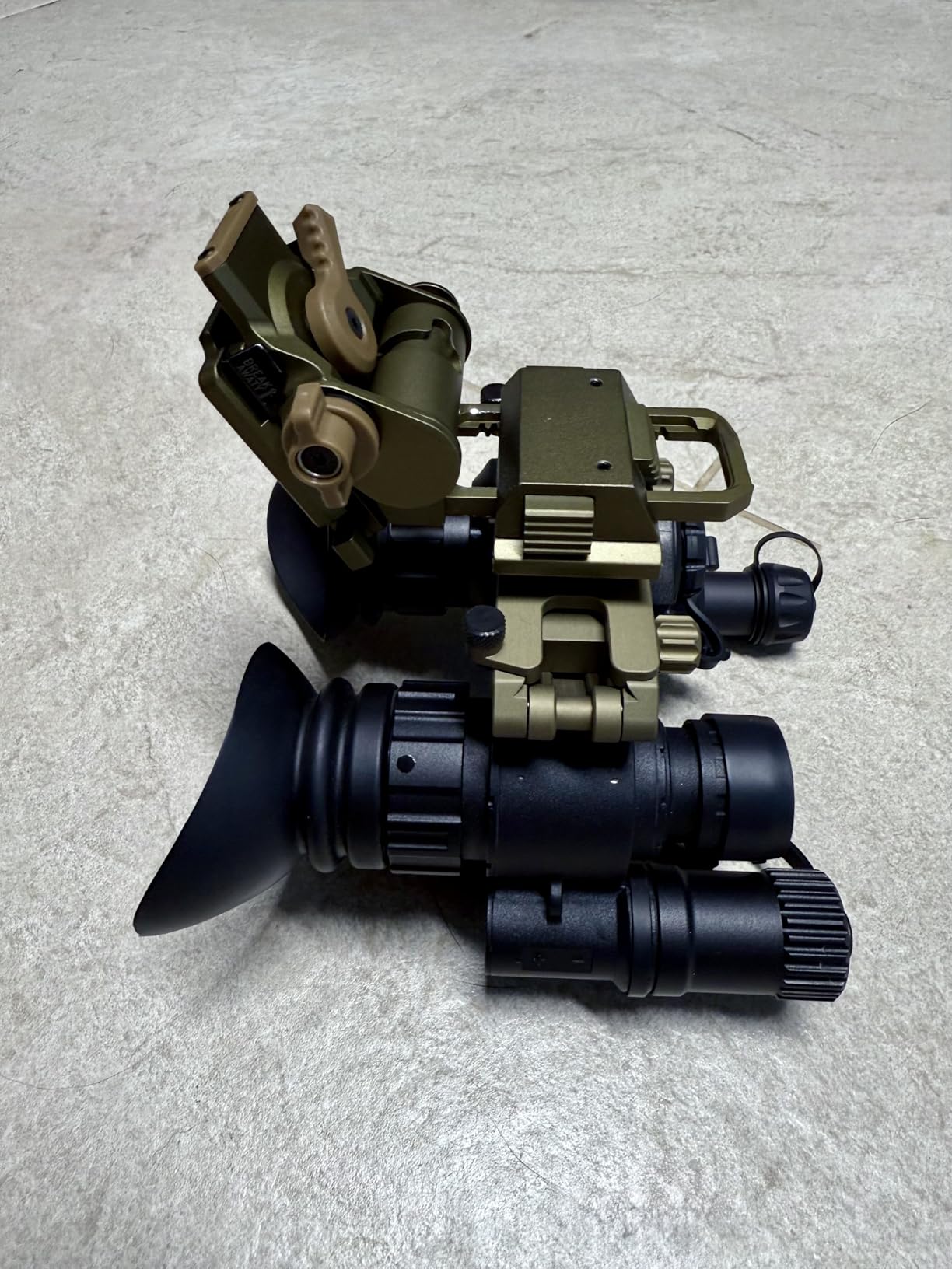 PVS14/15/18 Night Vision Goggles Metal Helmet Mount | for L4 & G24 NVG Mount, Rhino Adjustable Full Metal Aluminum Helmet Mount, Black customer photo 1