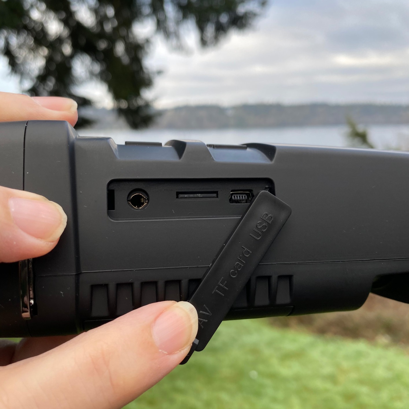 Night Vision Goggles, True 4K Night Vision Binoculars, Built-in Powerful Focusable IR, 6000mAh Rechargeable Battery, Super Large Display, Long Viewing Range, Free 64GB Card (Carbon Black) customer photo 2