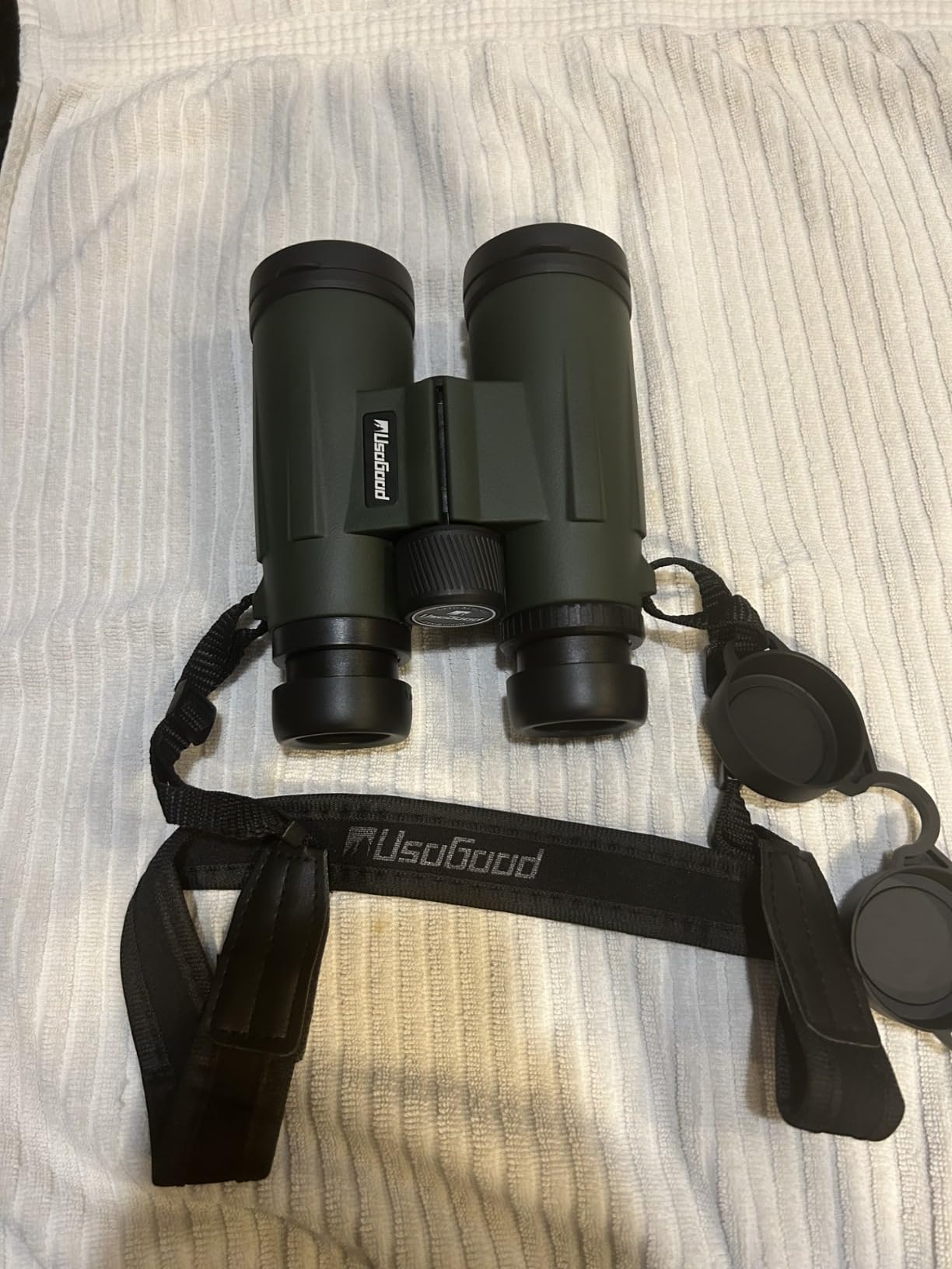 Usogood Professional 12x42 HD Binoculars - High Powered Large View with Clear Low Light Vision - Adults Binoculars for Bird Watching, Hunting, Hiking, Travel, Cruise, Green, AT66V3 customer photo 1