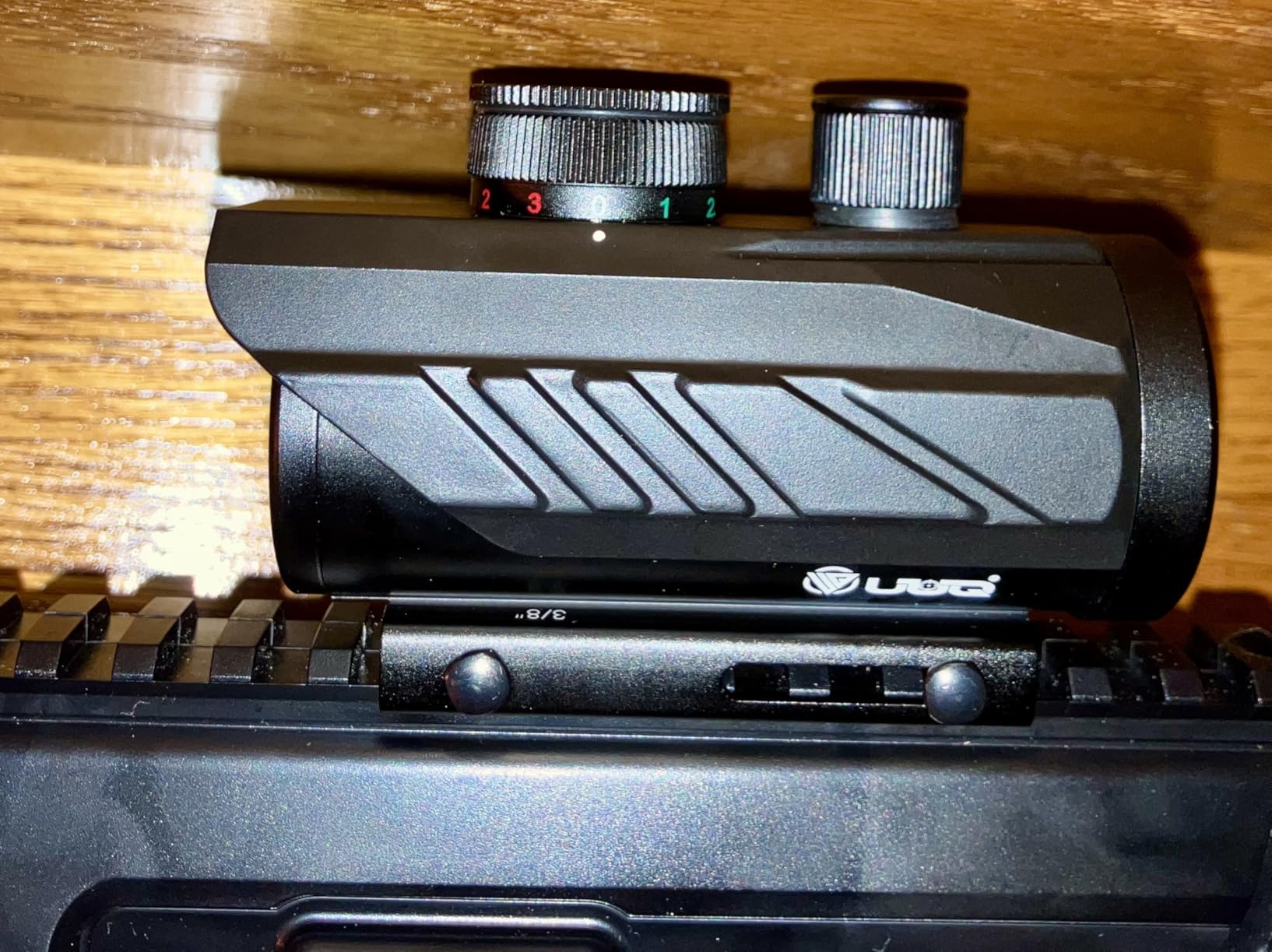 UUQ Tactical 1x30mm Reflex Green/Red/Blue 3 MOA Dot Sight with Dichroic Multi-Layer Coating, High Light Transmission Optic Lens, Dual Wide Rifle Scope, Fits 11/20mm Rail Mount customer photo 1