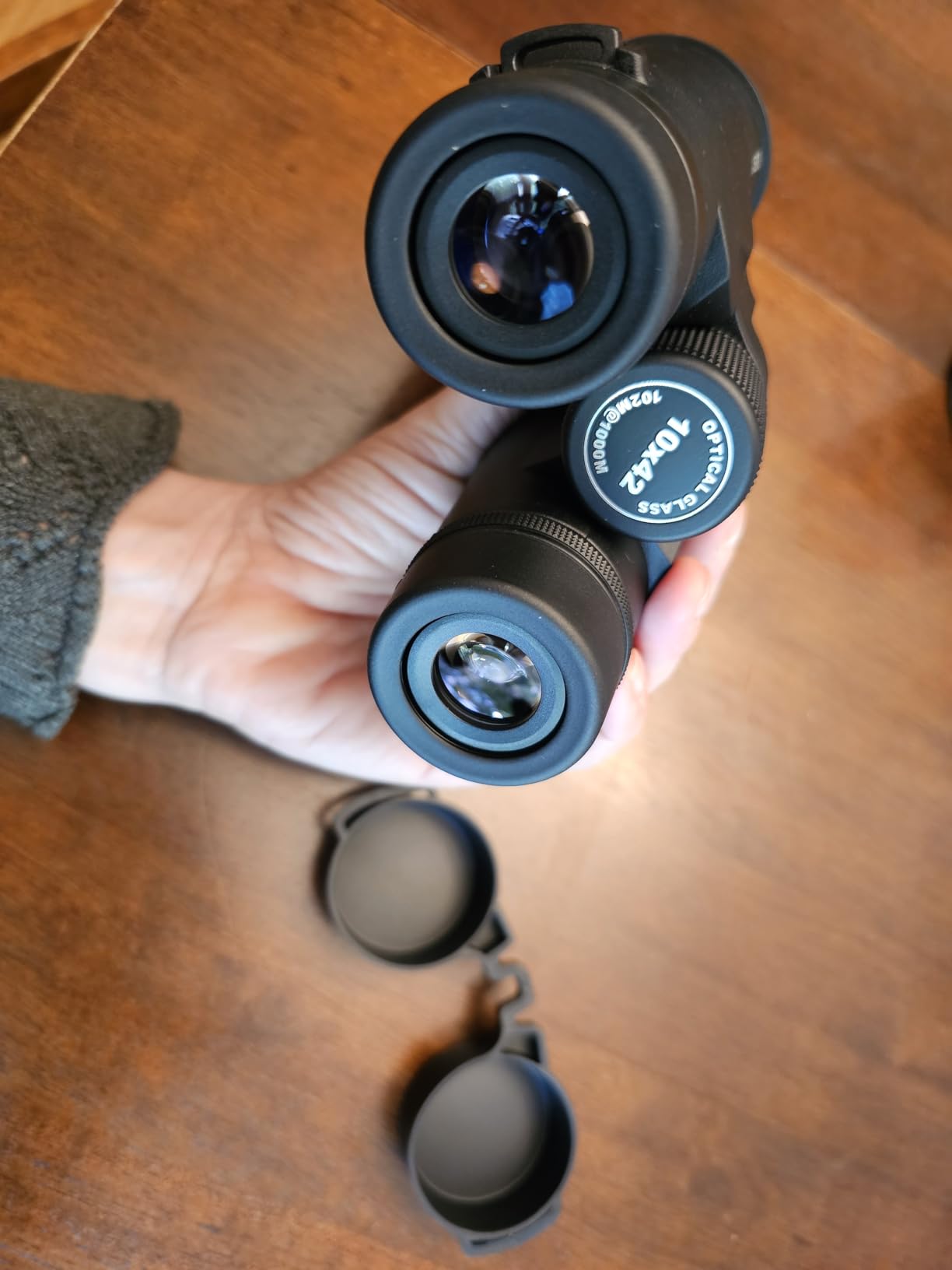 Gosky 8x42 Roof Prism Binoculars for Adults, HD Professional Binoculars for Bird Watching Travel Stargazing Hunting Concerts Sports-BAK4 Prism FMC Lens-with Phone Mount Tripod Strap Carrying Bag customer photo 1