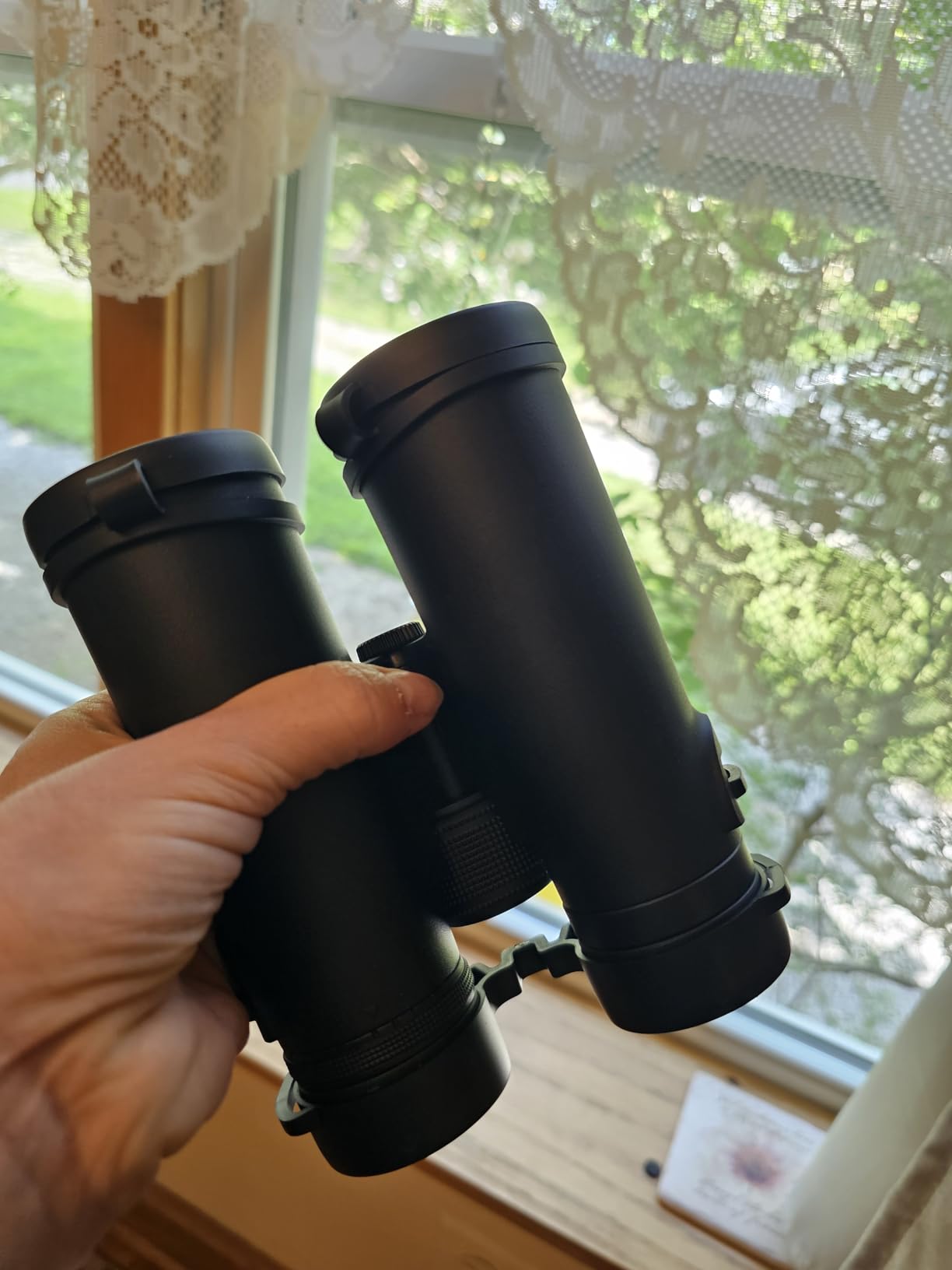 Gosky 8x42 Roof Prism Binoculars for Adults, HD Professional Binoculars for Bird Watching Travel Stargazing Hunting Concerts Sports-BAK4 Prism FMC Lens-with Phone Mount Tripod Strap Carrying Bag customer photo 2