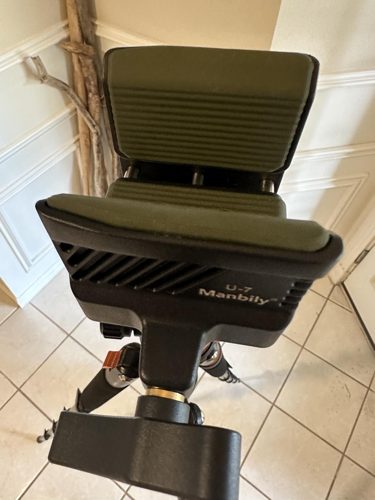 U-7 Shooting Saddle for Hunting Tripod, Aluminum Alloy Universal Rest Head Clamp Mount, Arca-Swiss Compatibility Base for monopod, Green customer photo 1
