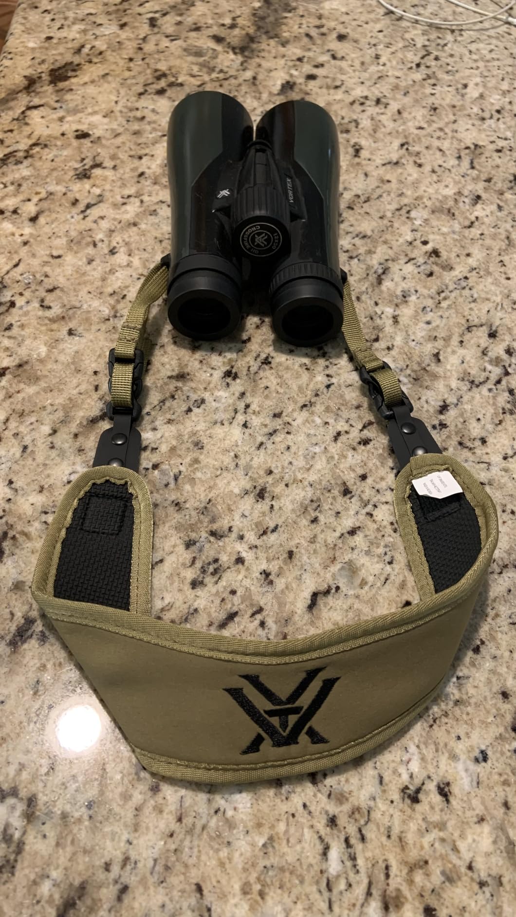 Vortex GlassPak Pro Binocular Comfort Neck Strap | Compatible w/ GlassPak Pro, Quick Release Buckles, Premium Padding - Unlimited, Unconditional Warranty customer photo 1
