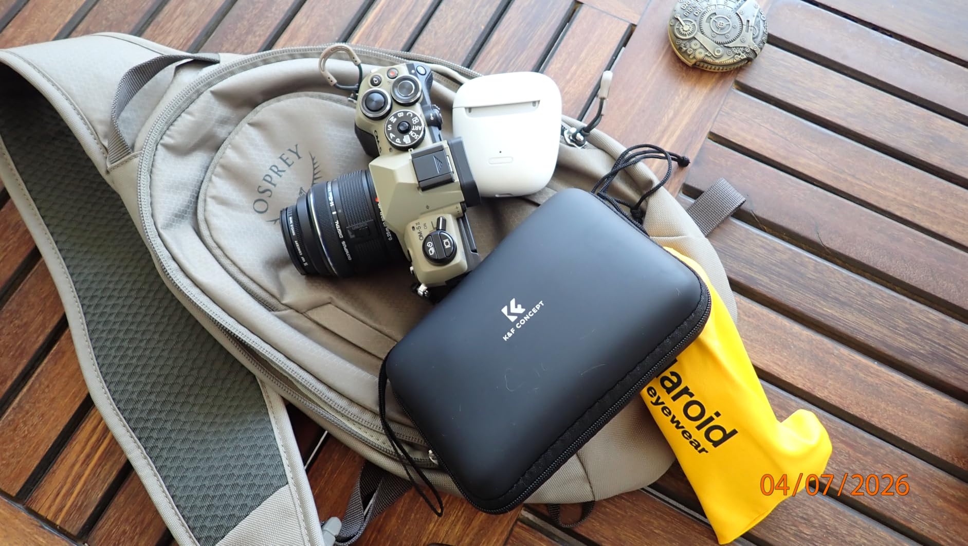 K&F Concept 25-1 Professional Camera Cleaning Kit with Full Frame Sensor Cleaning Swabs/60ML & 20ML Lens Cleaner/Cleaning Wipes/Camera Blower/Lens Pen Brush/Microfiber Cloths/Carrying Case customer photo 1