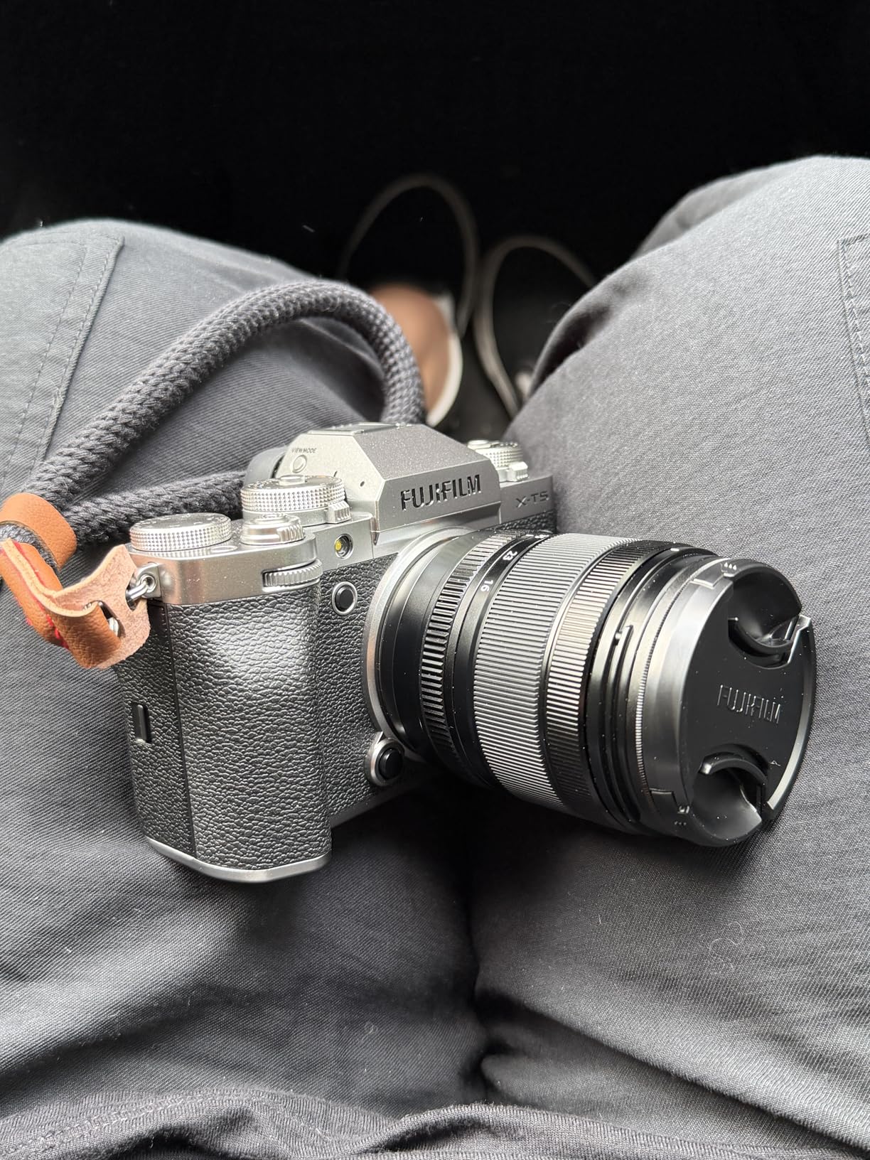 FUJIFILM X-T5 Mirrorless Digital Camera XF16-50mmF2.8-4.8 R LM WR Lens Kit - Silver customer photo 2