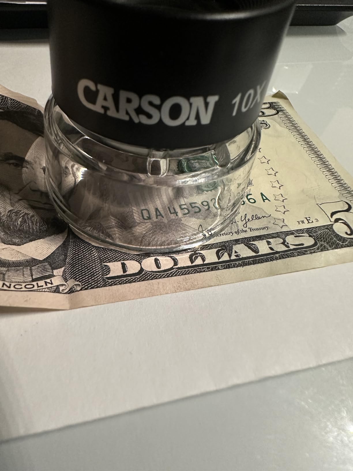 Carson LumiLoupe 10X Power Black/Clear Stand Magnifier, Ambient Light, 1.0 inch Lens Diameter, 2.0 inch Base Diameter (LL-10) customer photo 2