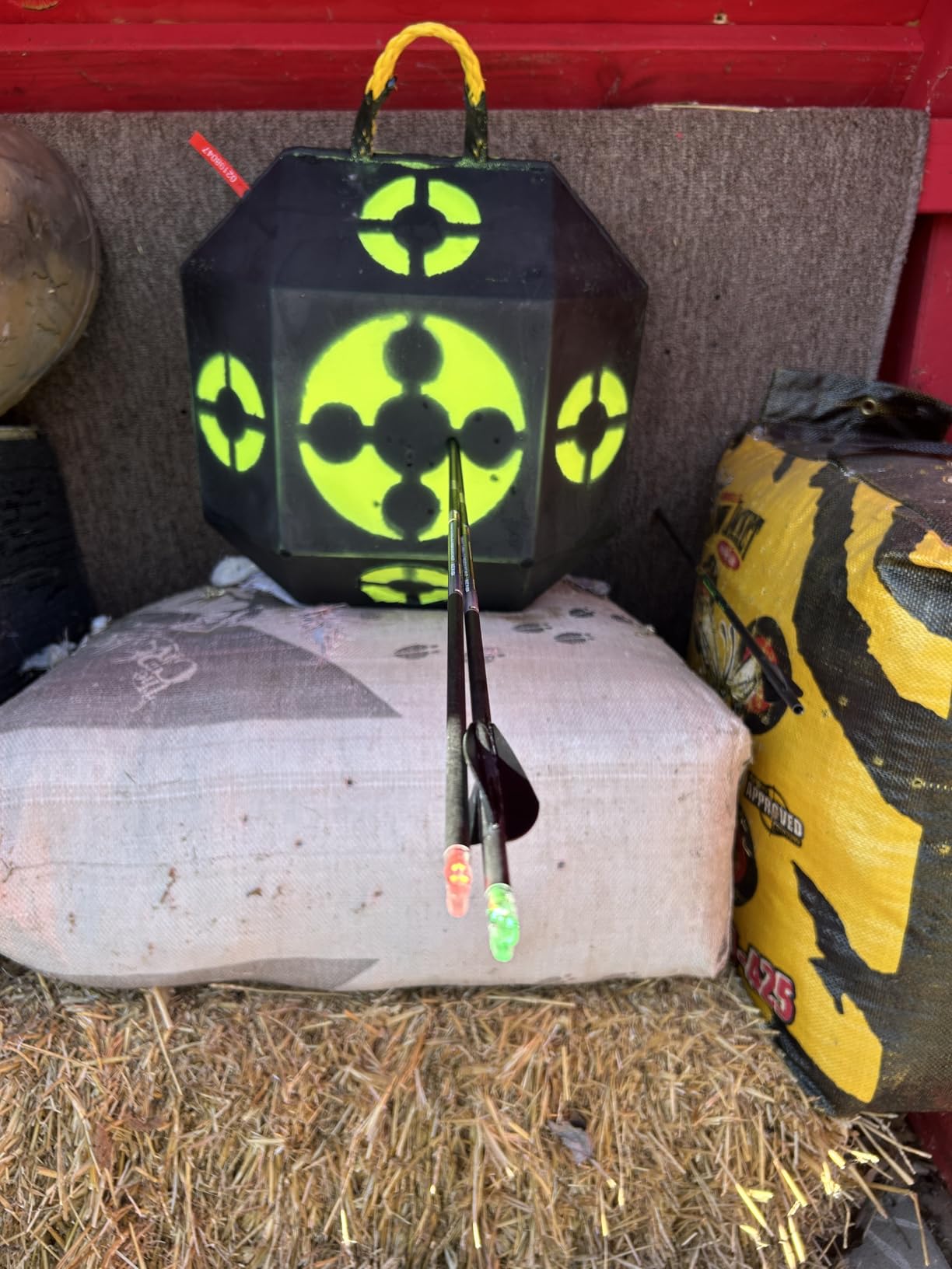 Rinehart 18-1 Archery Target, 18-Sided, Broadhead & Field Point Compatible customer photo 1