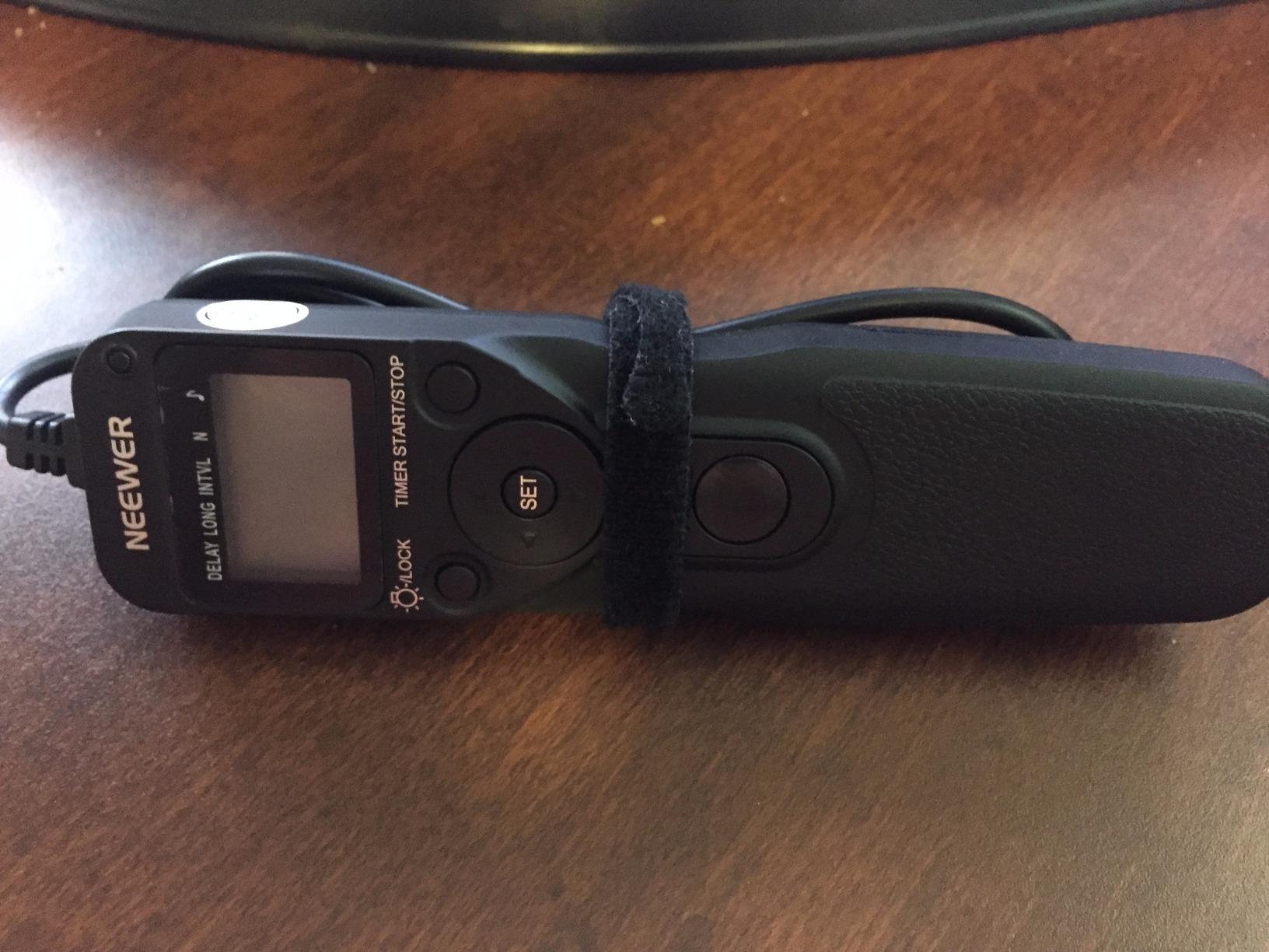 Neewer LCD Timer Shutter Release Remote Control for Canon 700D/T5i, 650D/T4i, 550D/T2i, 500D/T1i, 350D/XT, 400D/XTi, 1000D/XS, 450D/XSi, 60D, 100D, and Pentax customer photo 1