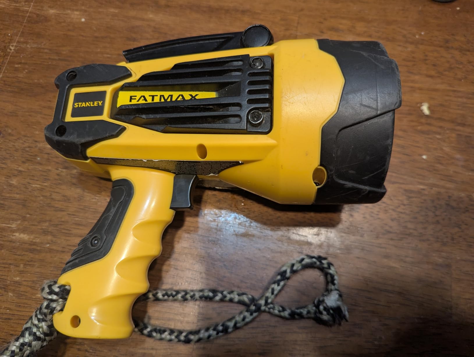 STANLEY FATMAX SL10LEDS Rechargeable 2200 Lumen Lithium Ion Spotlight with USB, Pivoting Collapsible Stand for Handsfree Operation customer photo 1