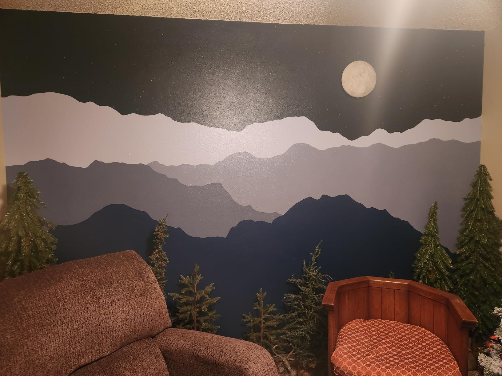 Uncle Milton Moon in My Room - 12 Light-Up Lunar Phases, Remote Control or Automatic, STEM Toy, Great Gift for Boys & Girls Ages 6+ customer photo 2