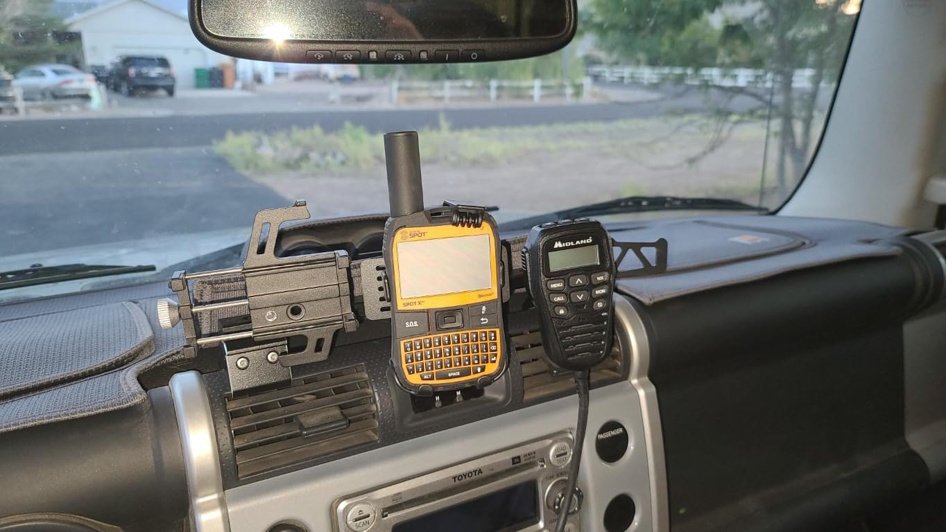 Spot X with Bluetooth 2-Way Satellite Messenger | SOS Protection | Handheld Portable 2-Way GPS Messenger for Hiking, Camping, Cars| Globalstar Satellite Network Coverage | Subscription Required customer photo 2