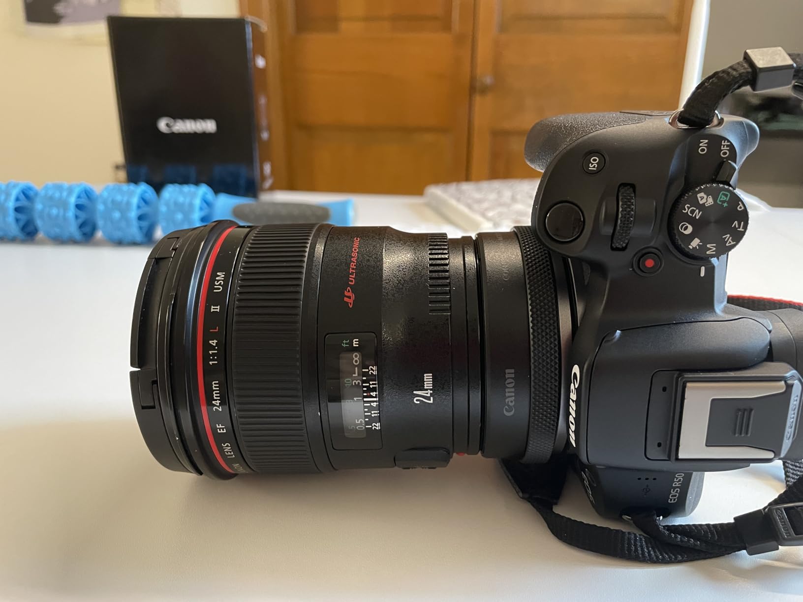 Canon Mount Adapter EF - EOS R, Compatible with EOS RP, EOS R, EOS R6, EOS R5 | Use EF and EF-S Lenses on EOS R Cameras, Built-in Control Ring, Dust- and Water-Resistant, Metal Mounts customer photo 1