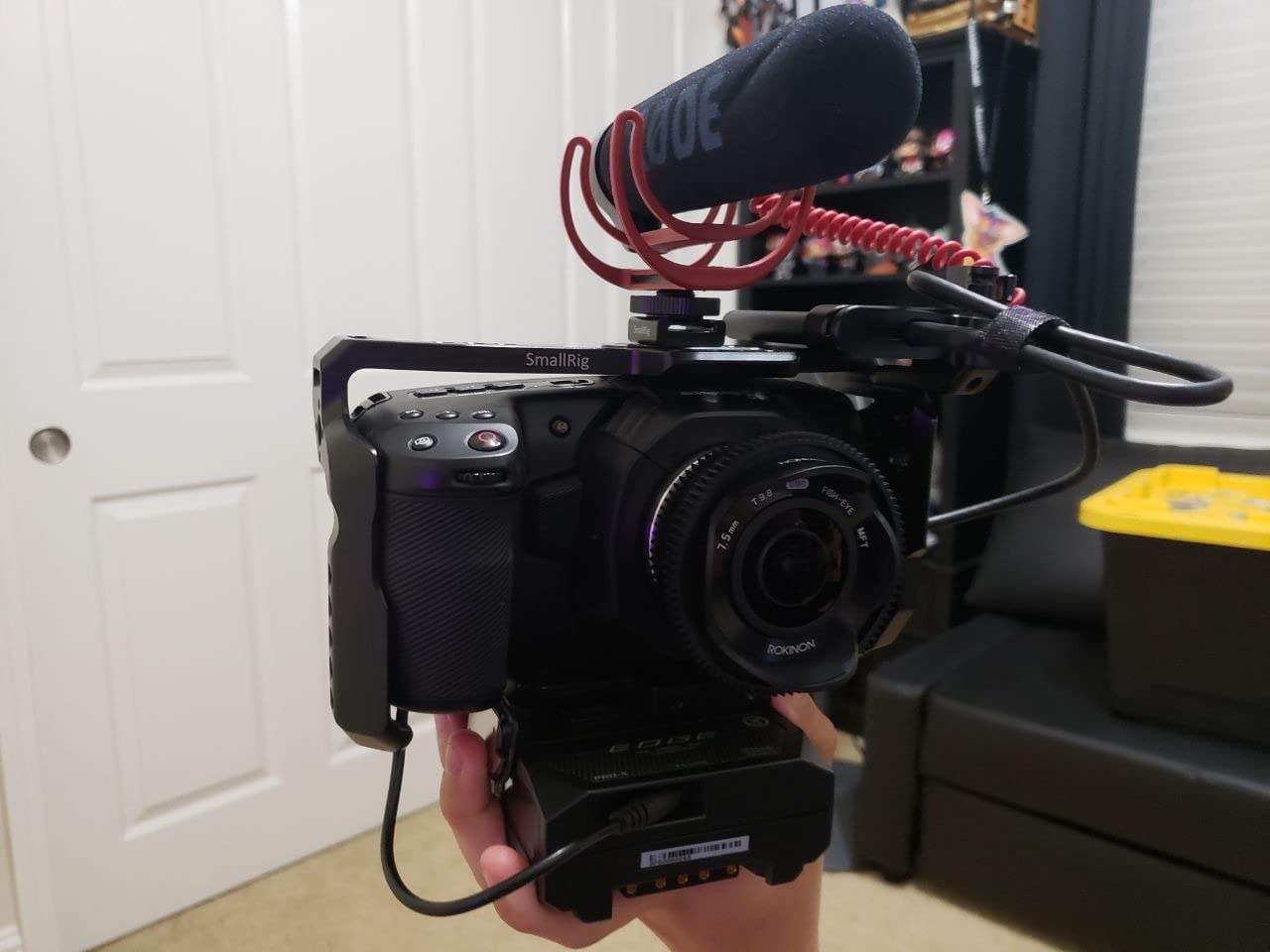 [New Version] SMALLRIG BMPCC 4K & 6K Cage for Blackmagic Design Pocket Cinema Camera 4K & 6K w/Cold Shoe, NATO Rail - 2203 | Updated version 2203 for BMPCC 4K & 6K, includes cold shoe and NATO rail. customer photo 2