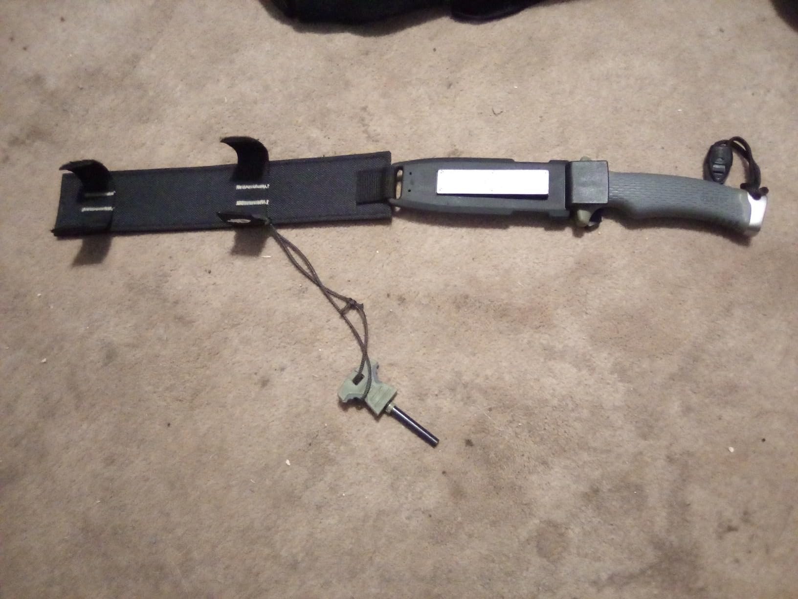 Gerber Ultimate Fixed Blade Knife w/Sheath, Knife Sharpener, Ferro Rod customer photo 1