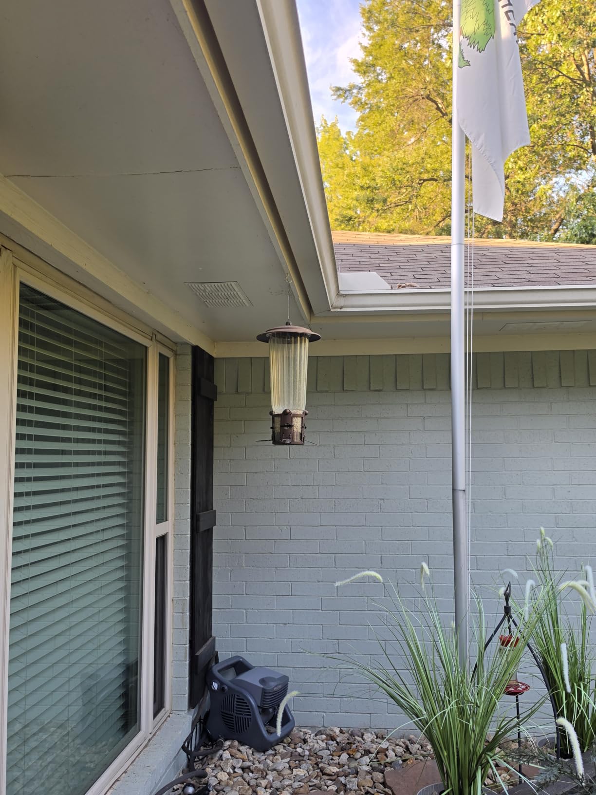 Perky-Pet Squirrel-Be-Gone Max Bird Feeder, (4) Flexport Feeding Stations | Squirrel-Proof Metal Hanging Feeder for Outdoors, Weight-Activated Ladder-Style Perches, 4lb Seed Capacity, 334-1SR customer photo 1