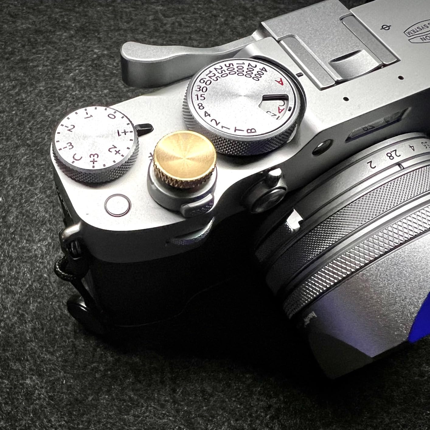 Haoge THB-X2B Metal Hot Shoe Thumb Up Rest Hand Grip for Fujifilm X100VI / X100V Camera (Black) customer photo 2