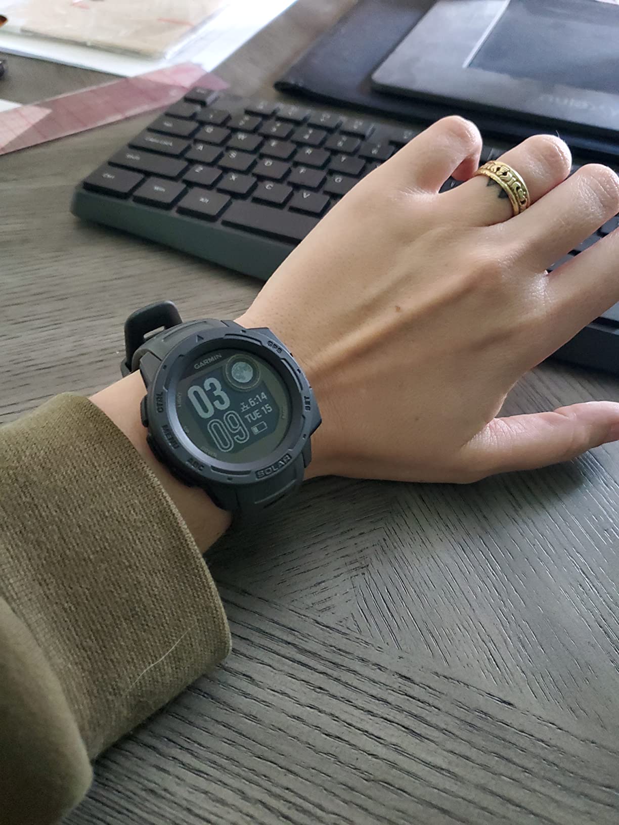Garmin 010-02293-10 Instinct Solar, Rugged Outdoor Smartwatch with Solar Charging Capabilities, Built-in Sports Apps and Health Monitoring, Graphite customer photo 1