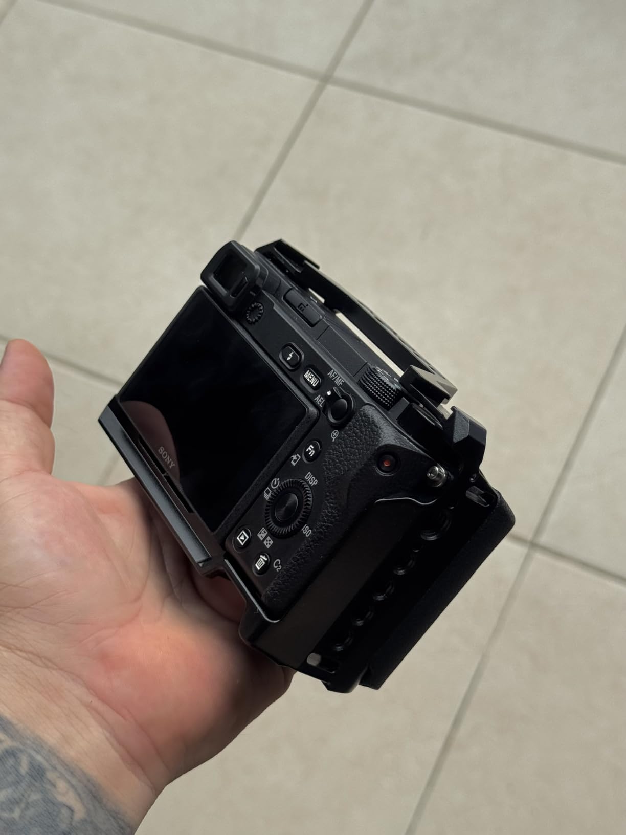 SmallRig Cage with Silicone Handgrip & Cold Shoe for Sony a6100, a6300, a6400 - 3164 customer photo 1