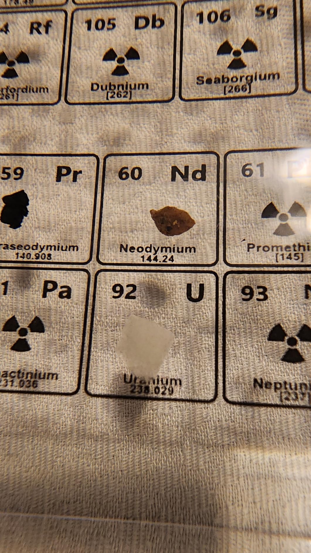 Mukarisk Periodic Table with Real Elements Inside | 83 Real Elements Samples, Crystal Clear Acrylic Sheet, Chemistry Decor, Science Gifts, for Kid, Student, Teacher, 6*4.5 Inch customer photo 2