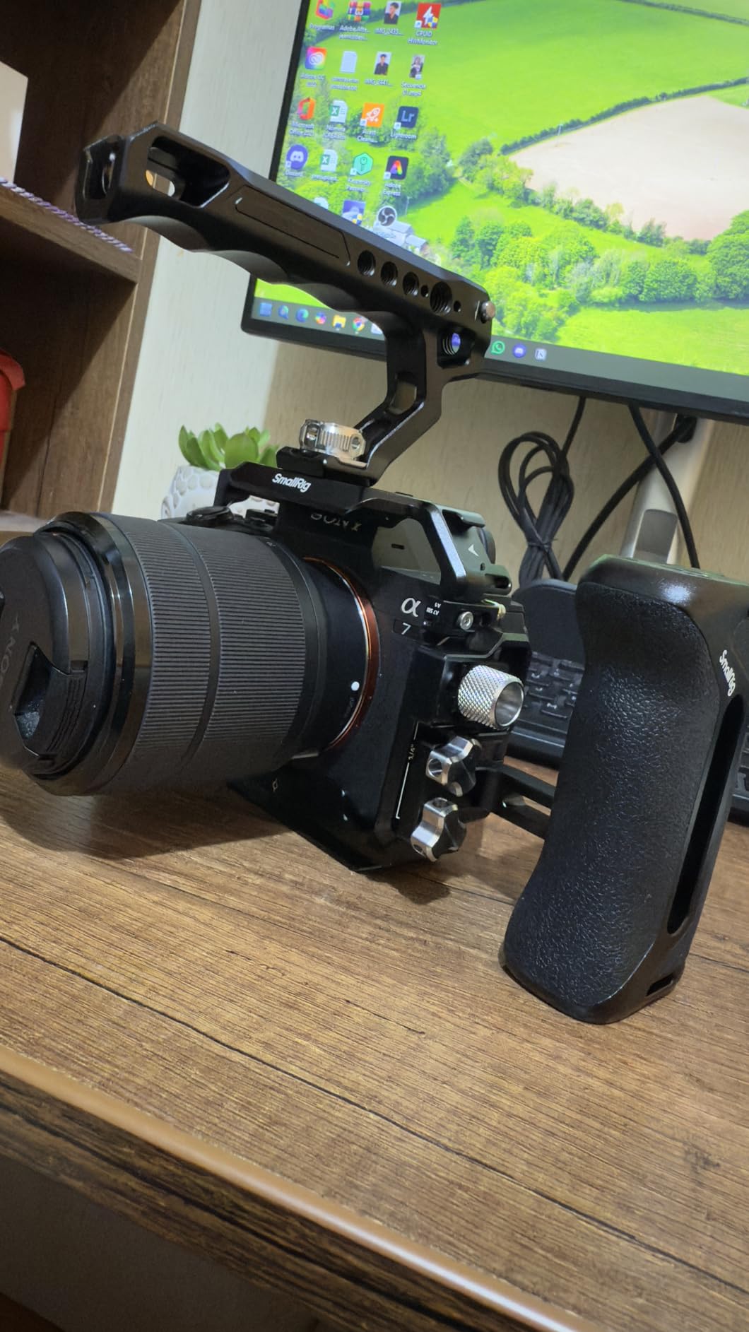 SmallRig HawkLock Quick Release Cage Kit for Sony Alpha 7R V/Alpha 7 IV/Alpha 7S III/Alpha 7 V, Full Cage with Top & Side Handle, Cable Clamp (Upgraded Version) customer photo 1