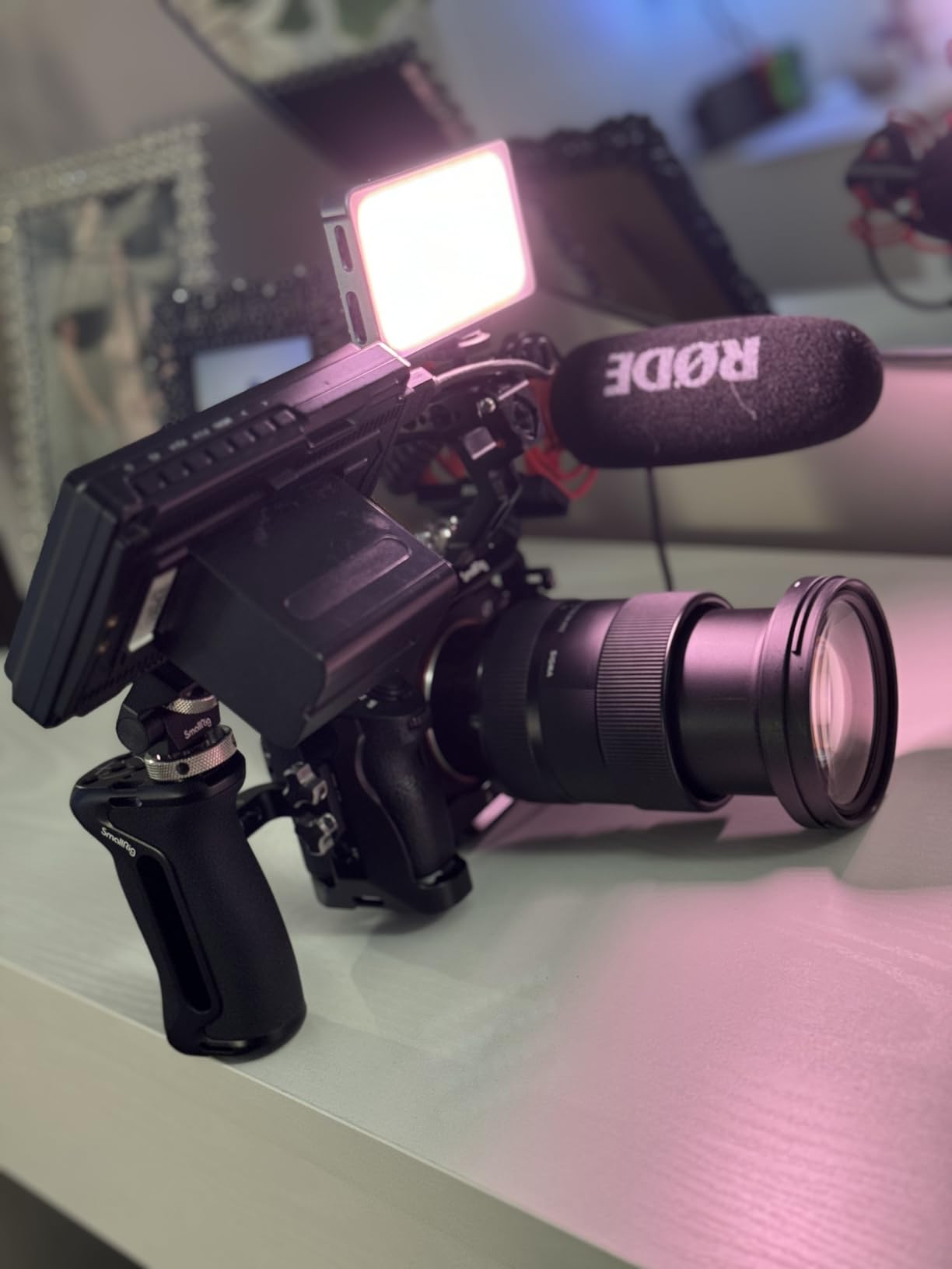 SmallRig HawkLock Quick Release Cage Kit for Sony Alpha 7R V/Alpha 7 IV/Alpha 7S III/Alpha 7 V, Full Cage with Top & Side Handle, Cable Clamp (Upgraded Version) customer photo 2