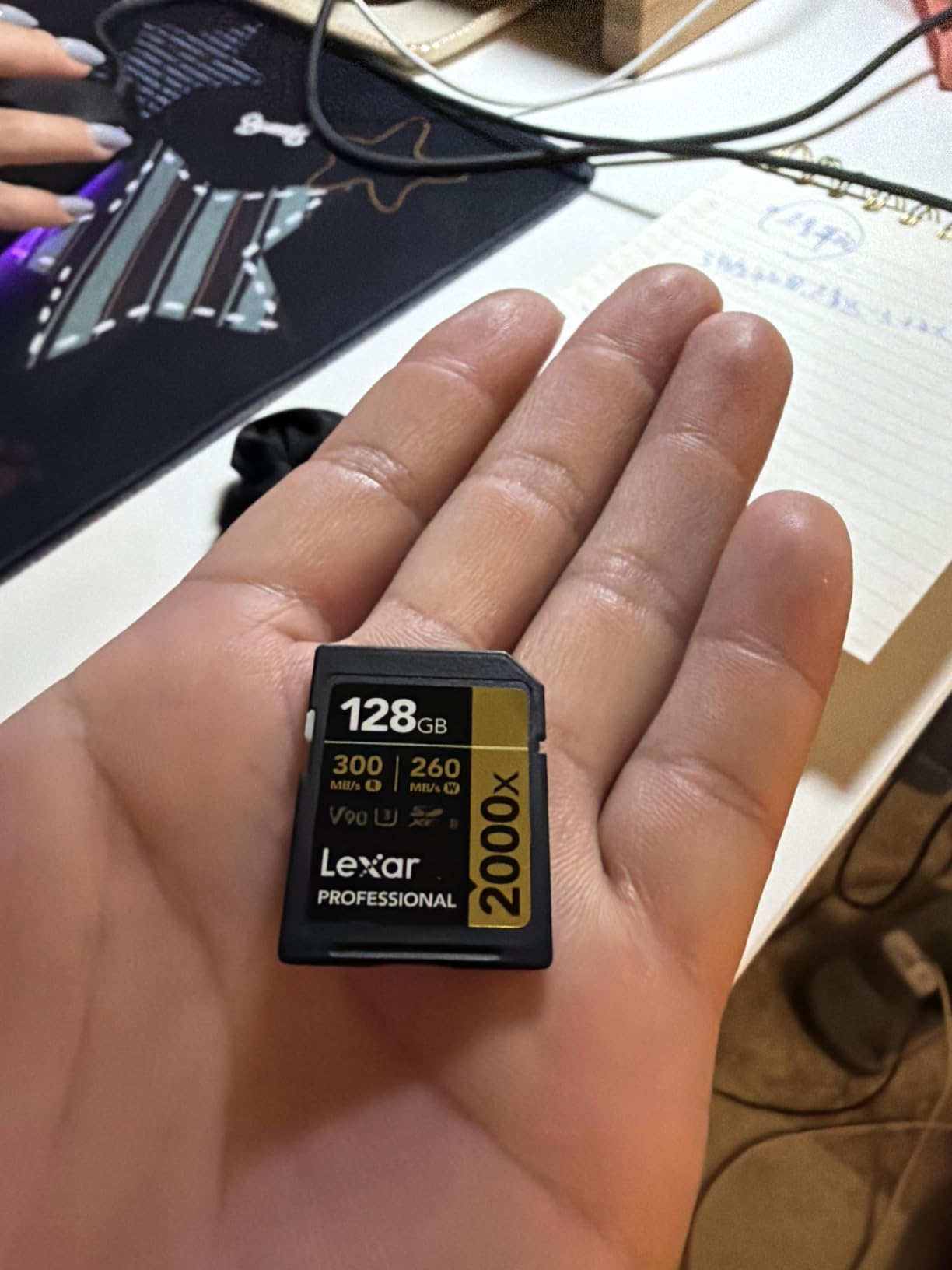 Lexar 256GB 2000x SD Memory Card, 300MB/s Read, V90, UHS-II customer photo 1