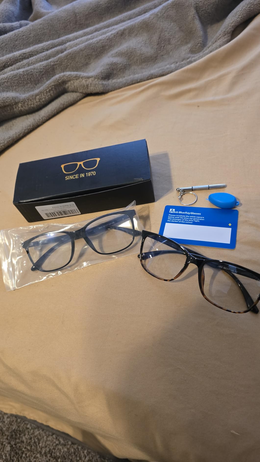Oilway Blue-Light Blocking Glasses Computer Reading/Gaming/TV/Phones Glasses Fashion Anti Eyestrain Glasses for Women Men customer photo 1