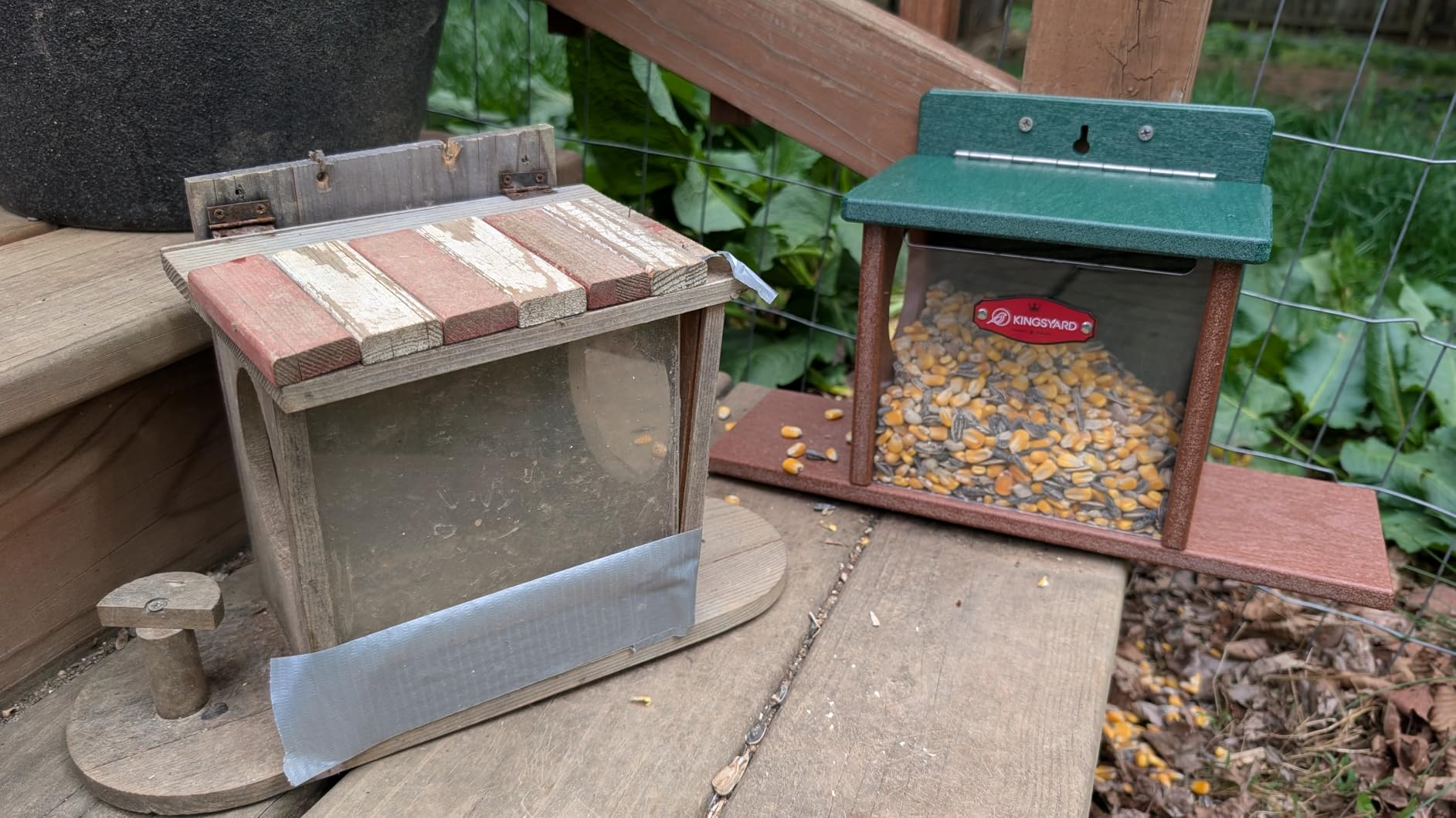 Kingsyard Squirrel Feeder Box for Outside, Recycled Plastic Squirrel Feeder Box with Corn Cob Holders, Easy to Refill & Clean, Weather-Proof (Brown) customer photo 1