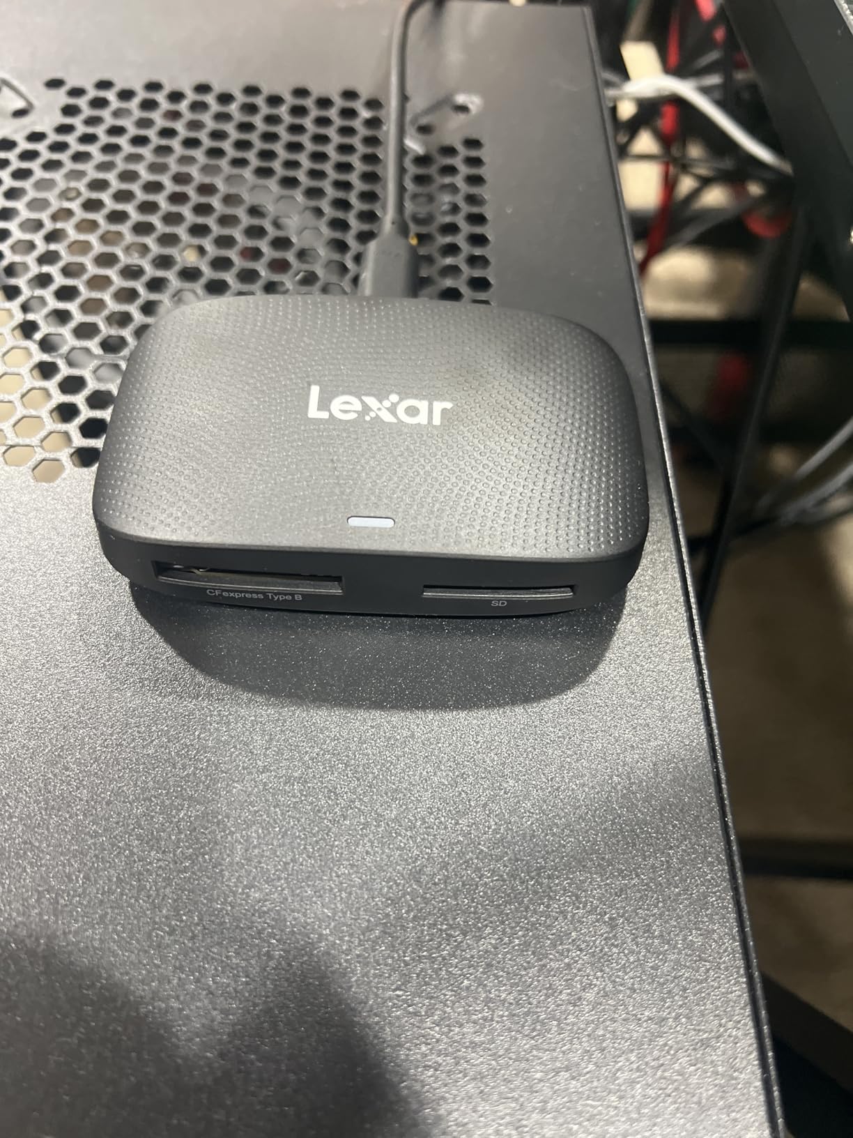 Lexar CFexpress Type B/SD Card Reader, Up to 10Gbps, USB 3.2 Gen 2, Dual-slot Simultaneous Offload, LRW520U-RNBNG customer photo 1