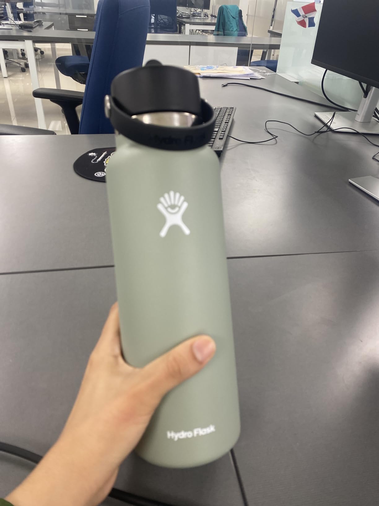 Hydro Flask Water Bottle - Insulated Stainless Steel - Wide Straw Lid 32 Oz customer photo 1
